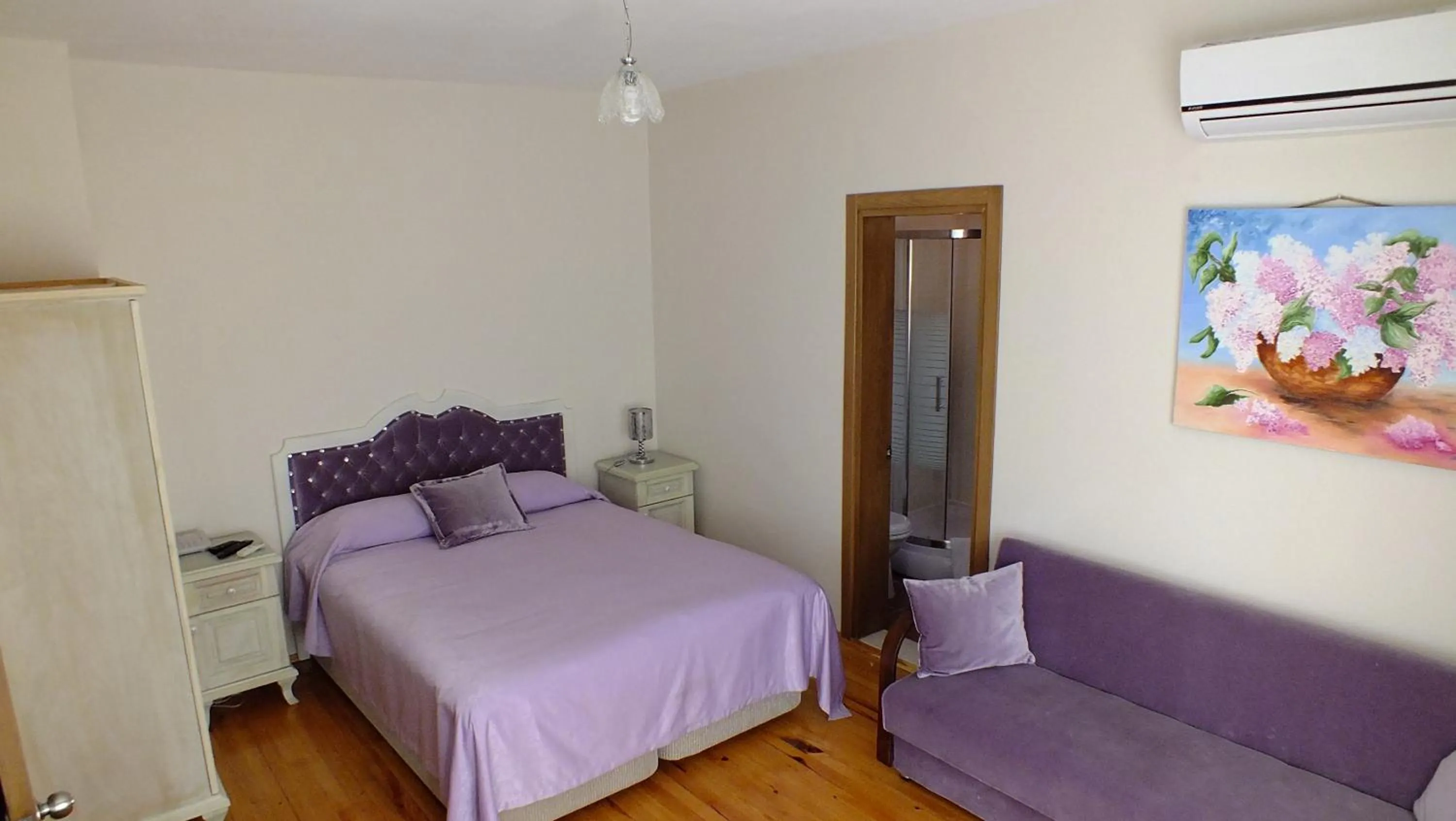 Photo of the whole room, Bed in Sapanca Dilek Konagi Hotel