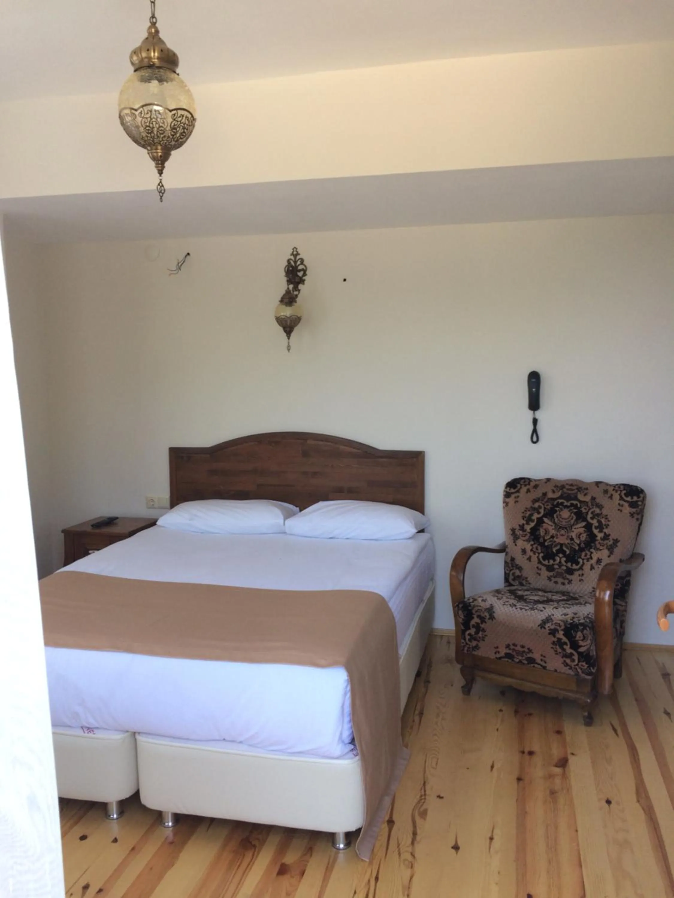 Photo of the whole room, Bed in Sapanca Dilek Konagi Hotel