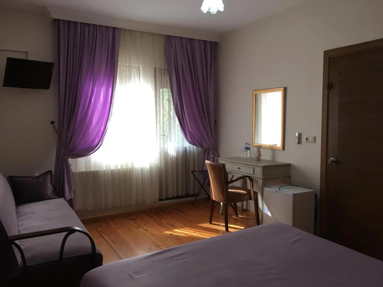 Seating area, Bed in Sapanca Dilek Konagi Hotel