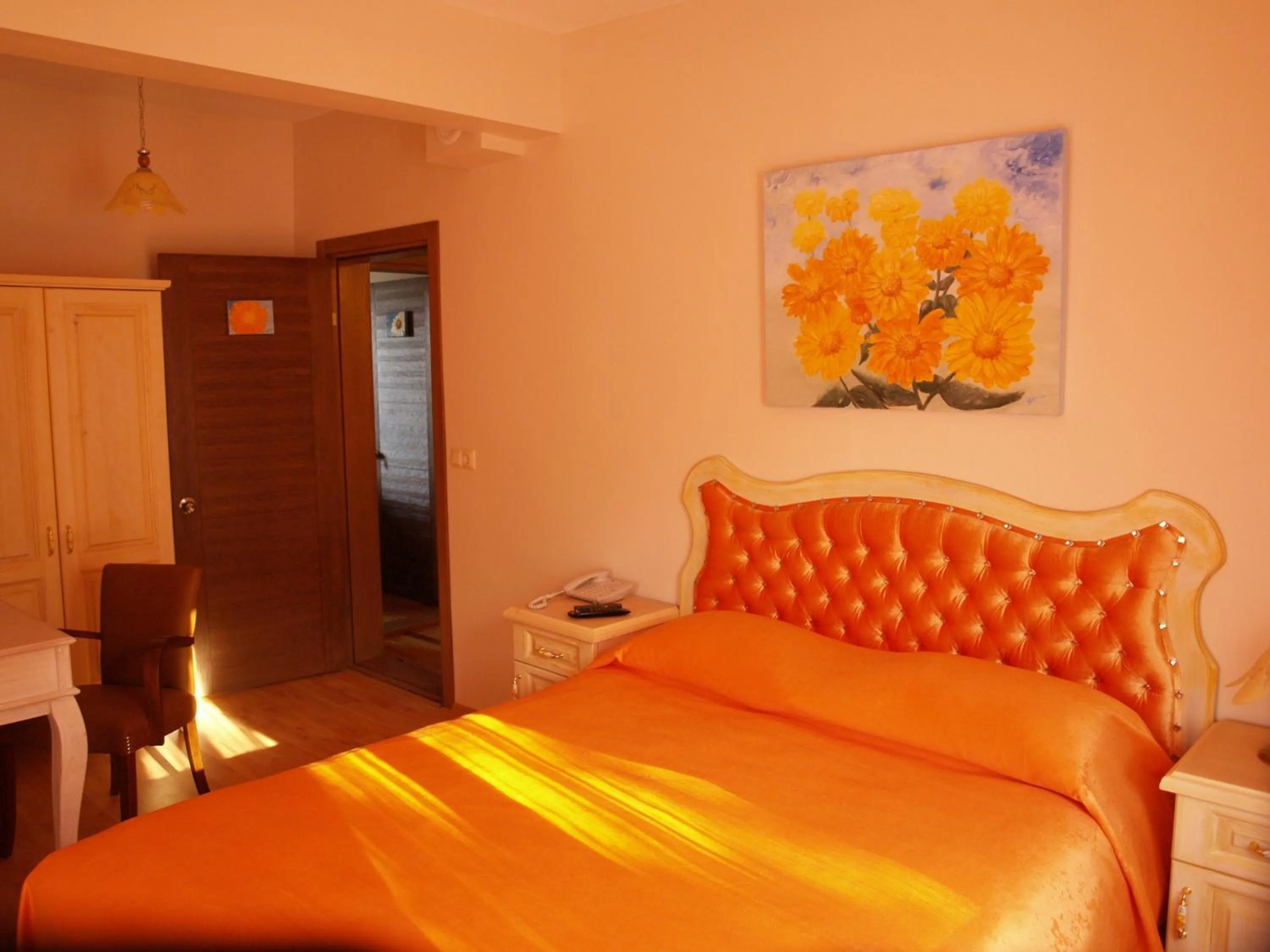 Photo of the whole room, Bed in Sapanca Dilek Konagi Hotel