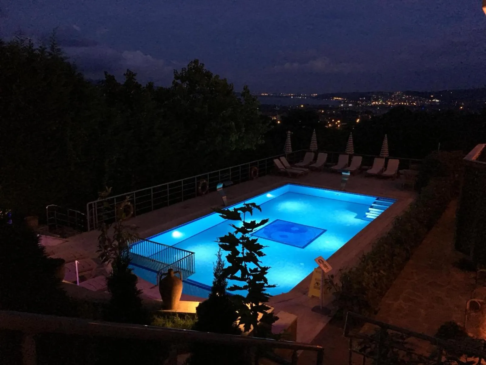 Pool view in Sapanca Dilek Konagi Hotel