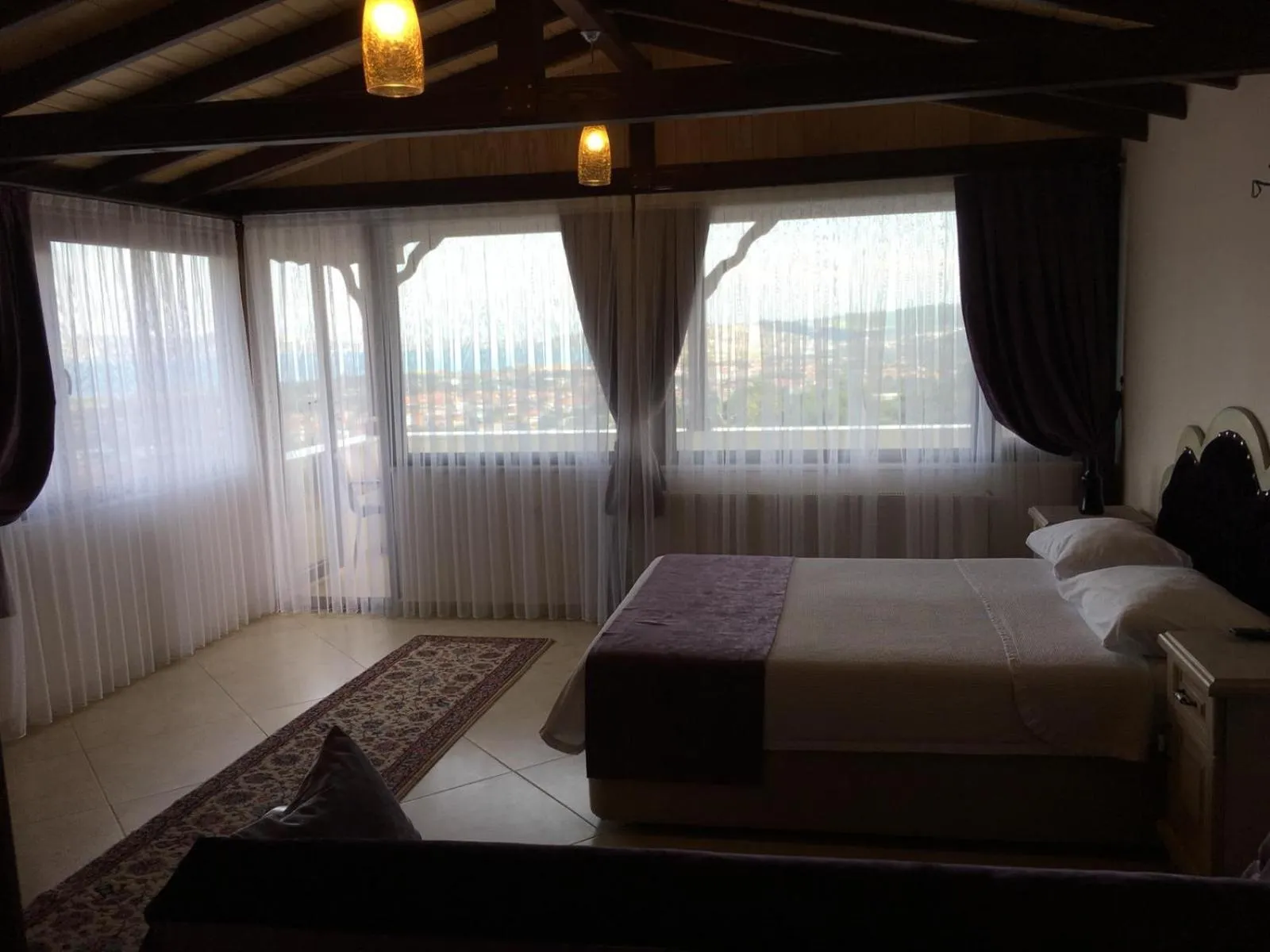 Photo of the whole room, Bed in Sapanca Dilek Konagi Hotel