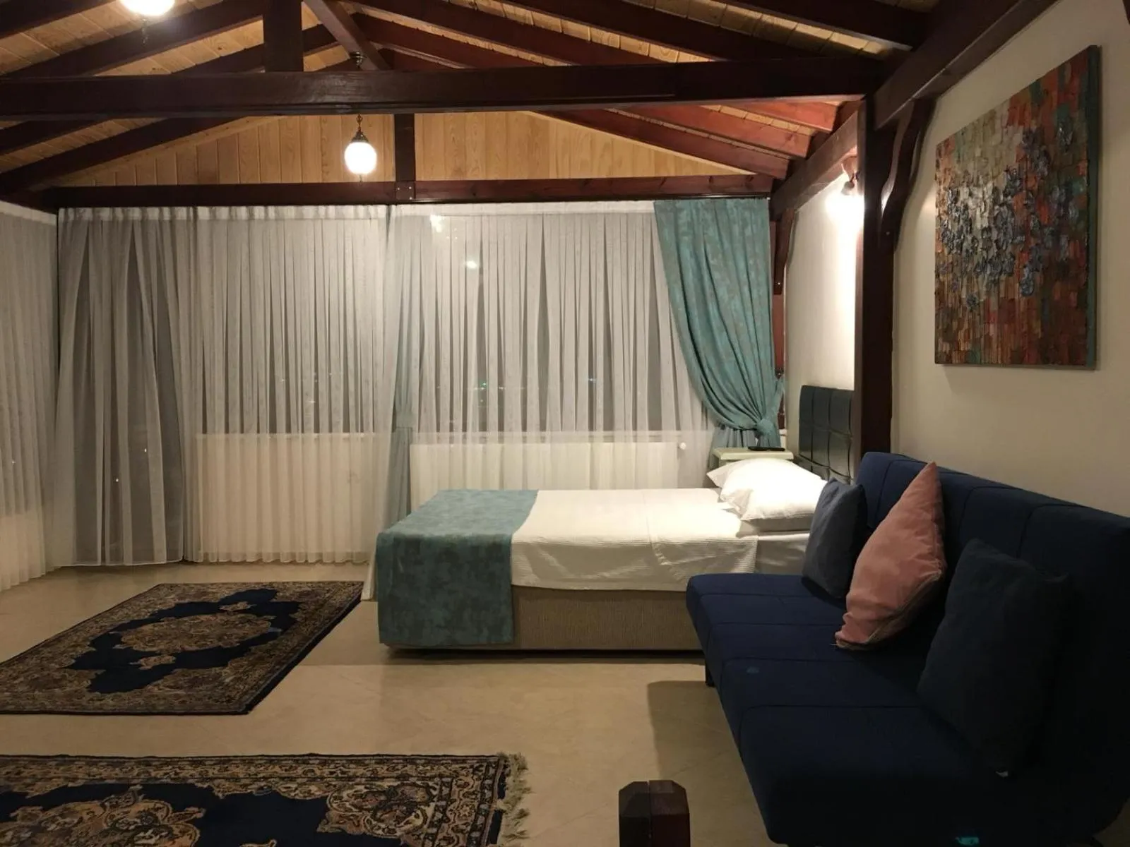 Photo of the whole room, Bed in Sapanca Dilek Konagi Hotel