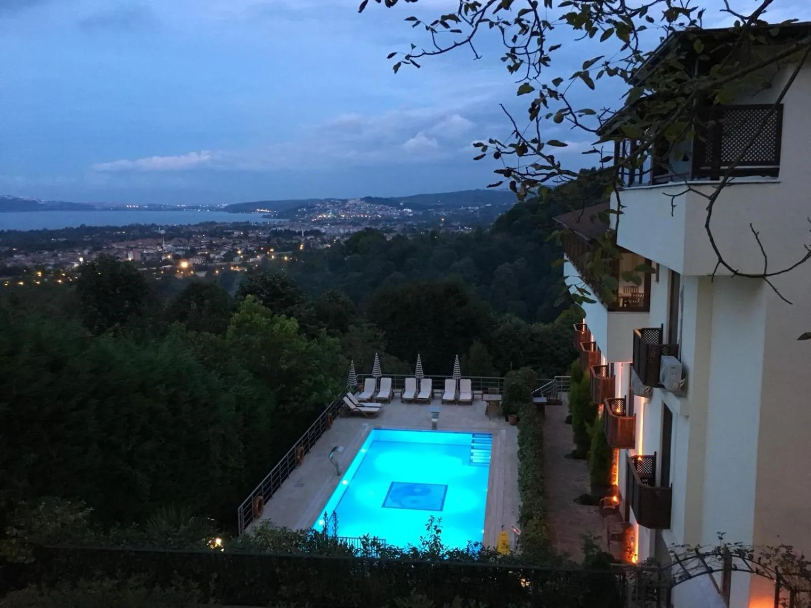Pool view in Sapanca Dilek Konagi Hotel