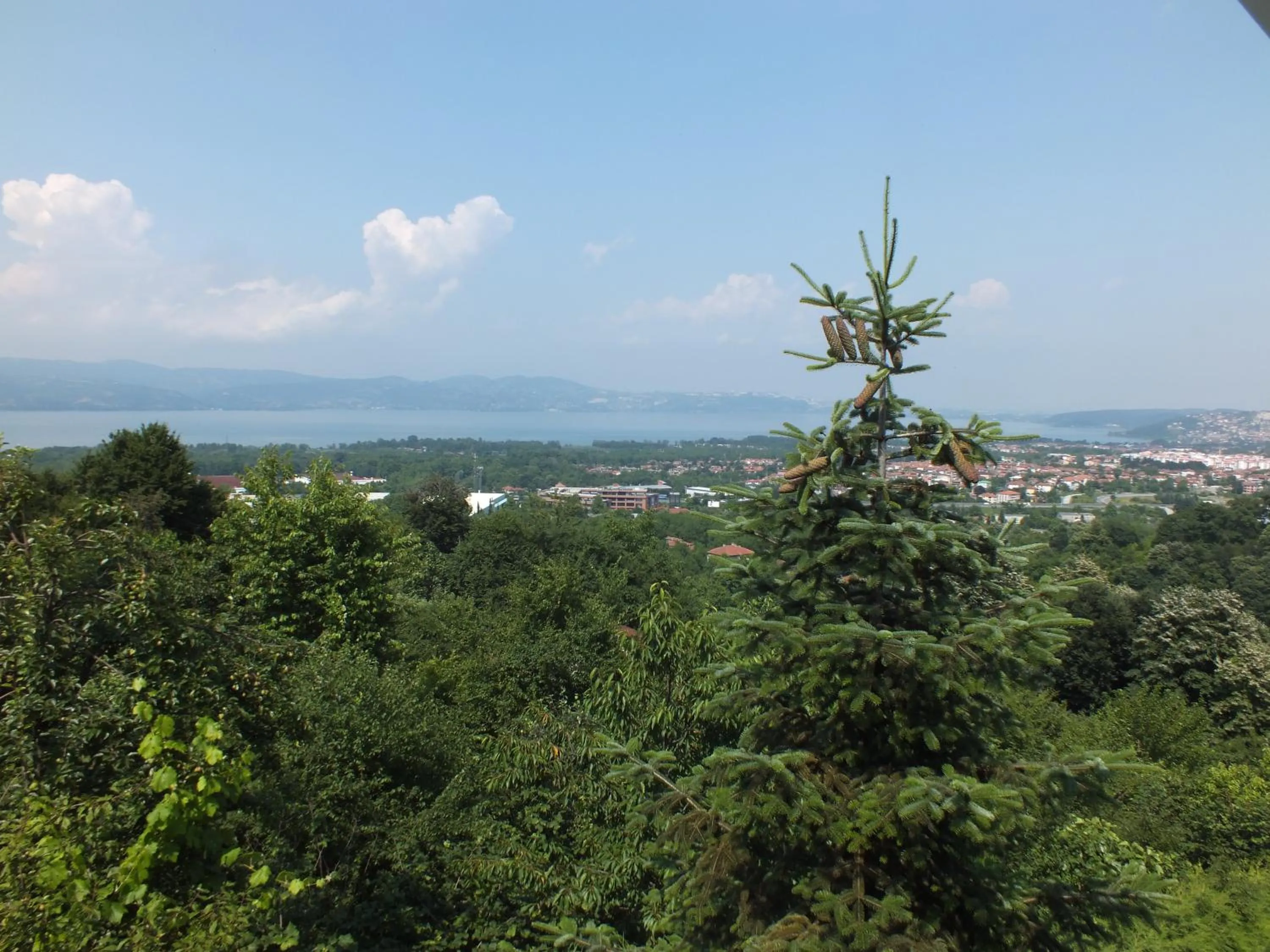 Lake view in Sapanca Dilek Konagi Hotel