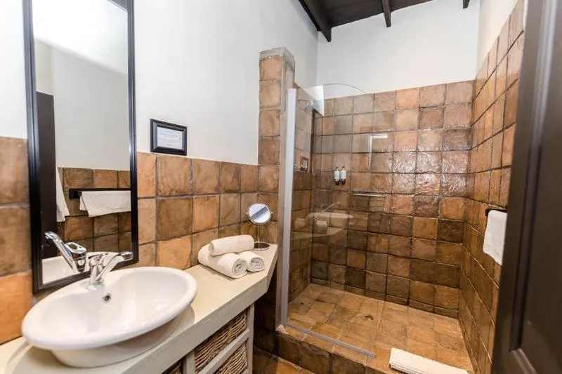 Shower in Addo African Home