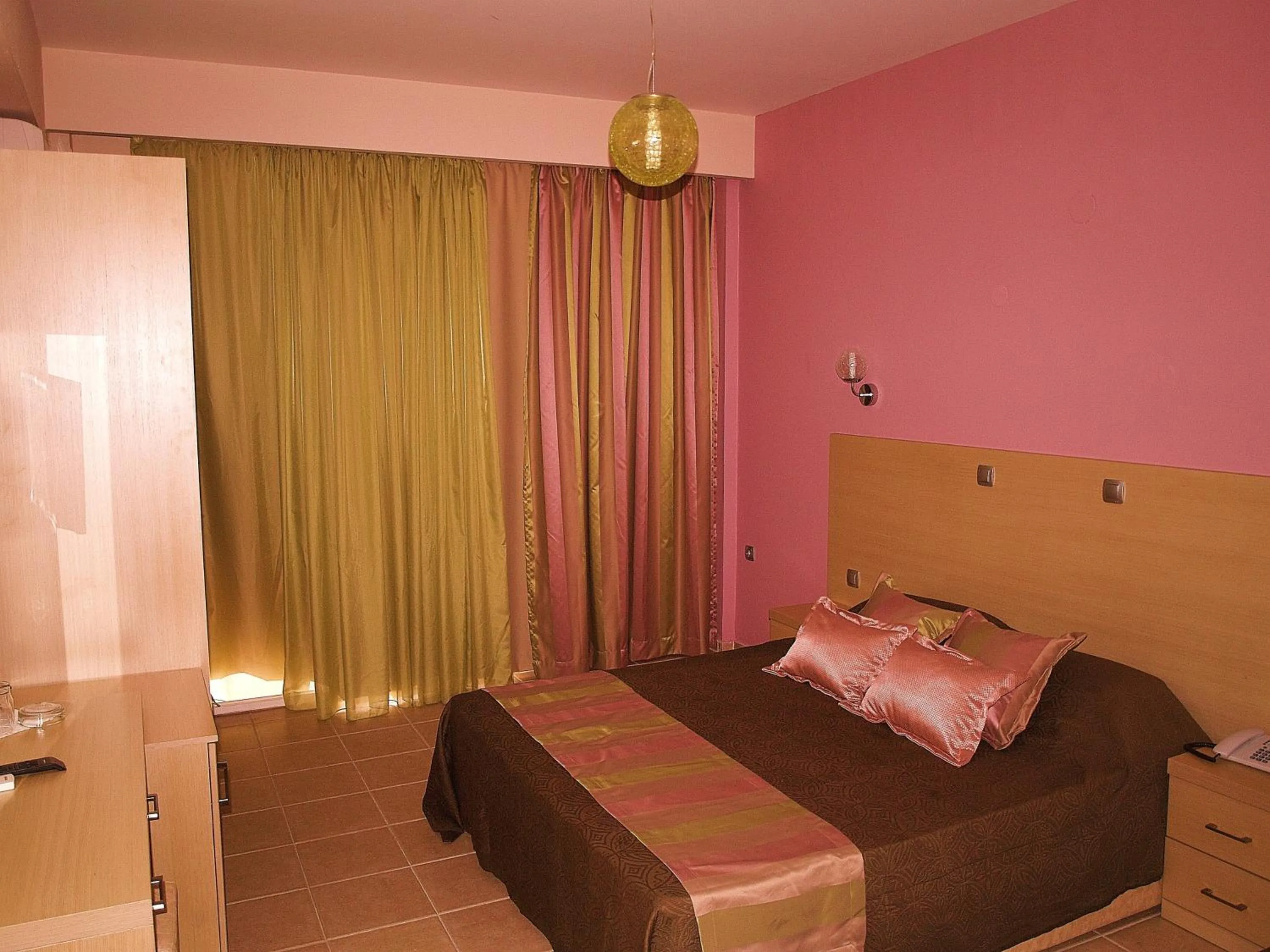 Photo of the whole room, Bed in Maranton Beach Hotel