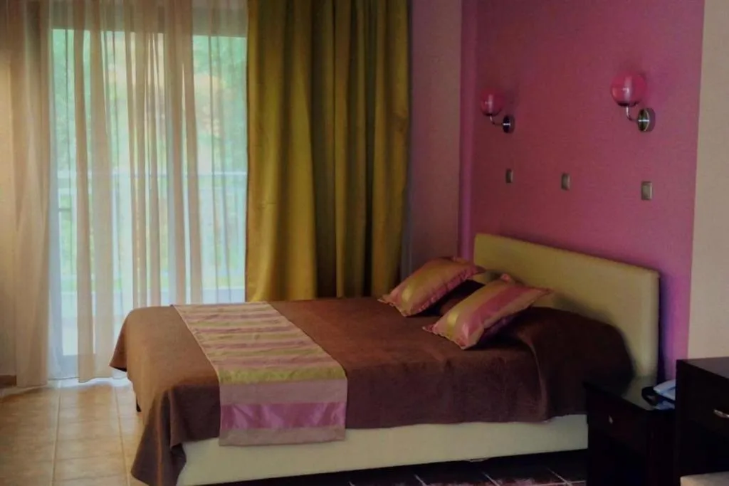 Bedroom, Bed in Maranton Beach Hotel