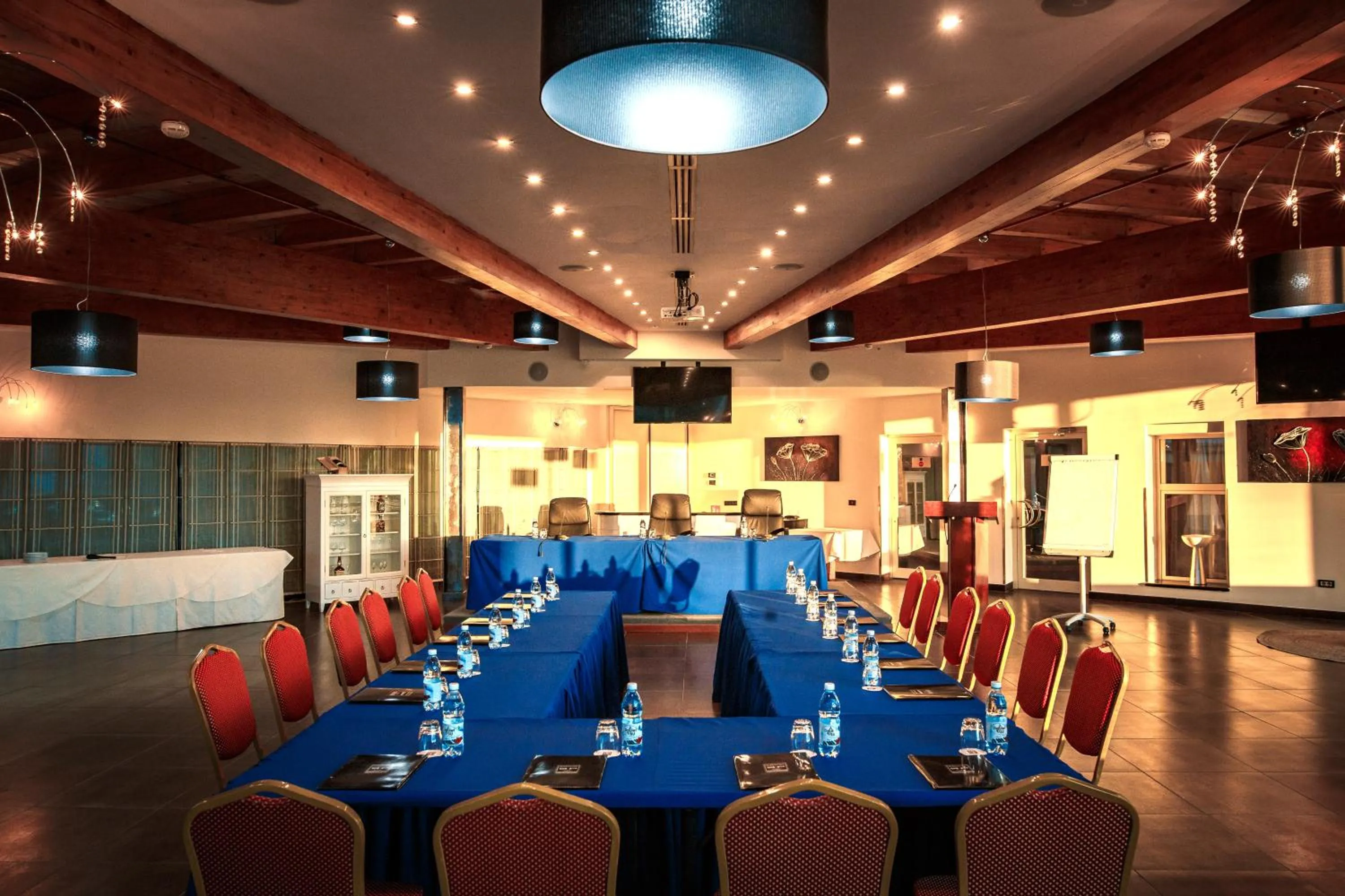 Business facilities in River Palace Hotel