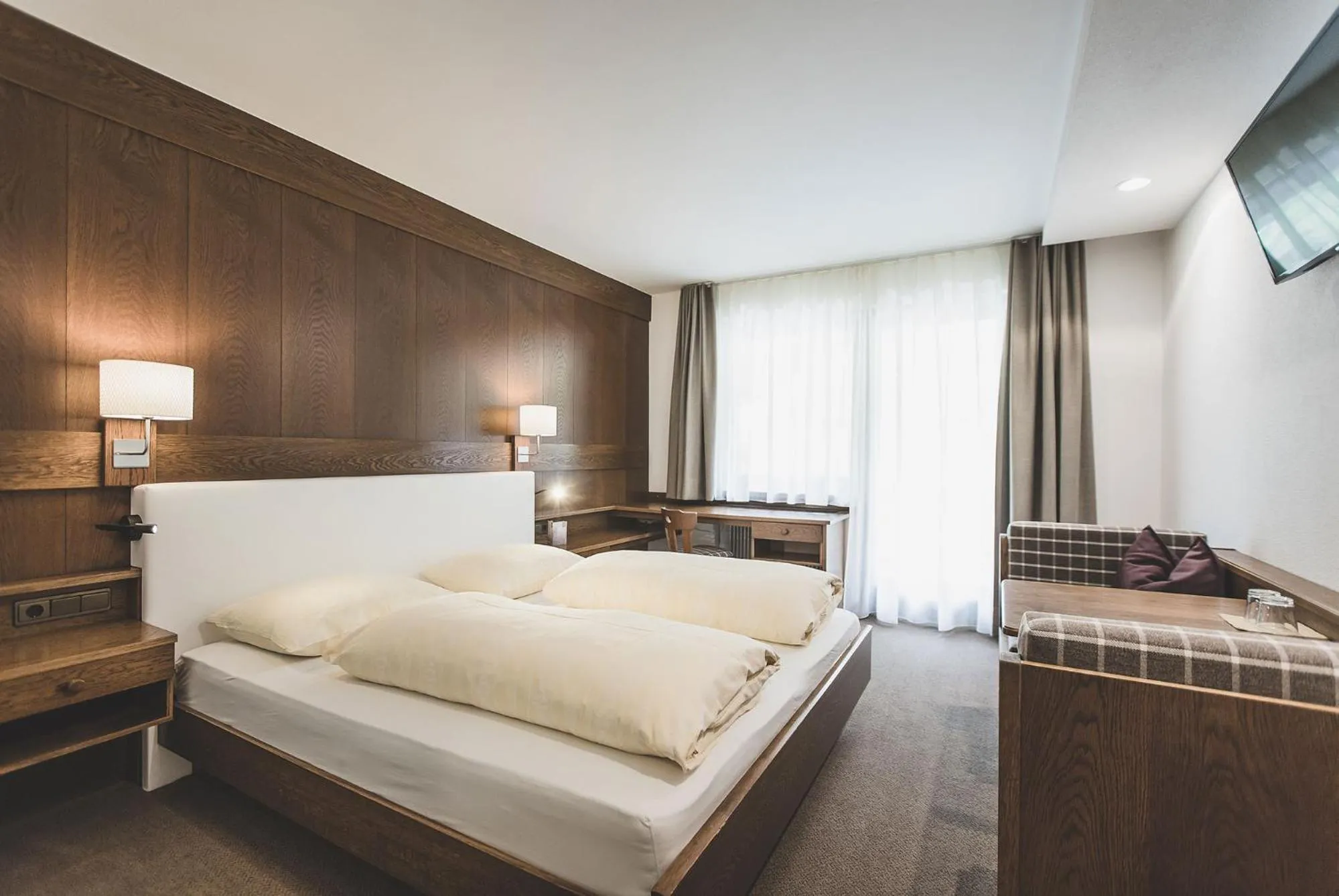 Bathroom, Bed in Hotel Bergland