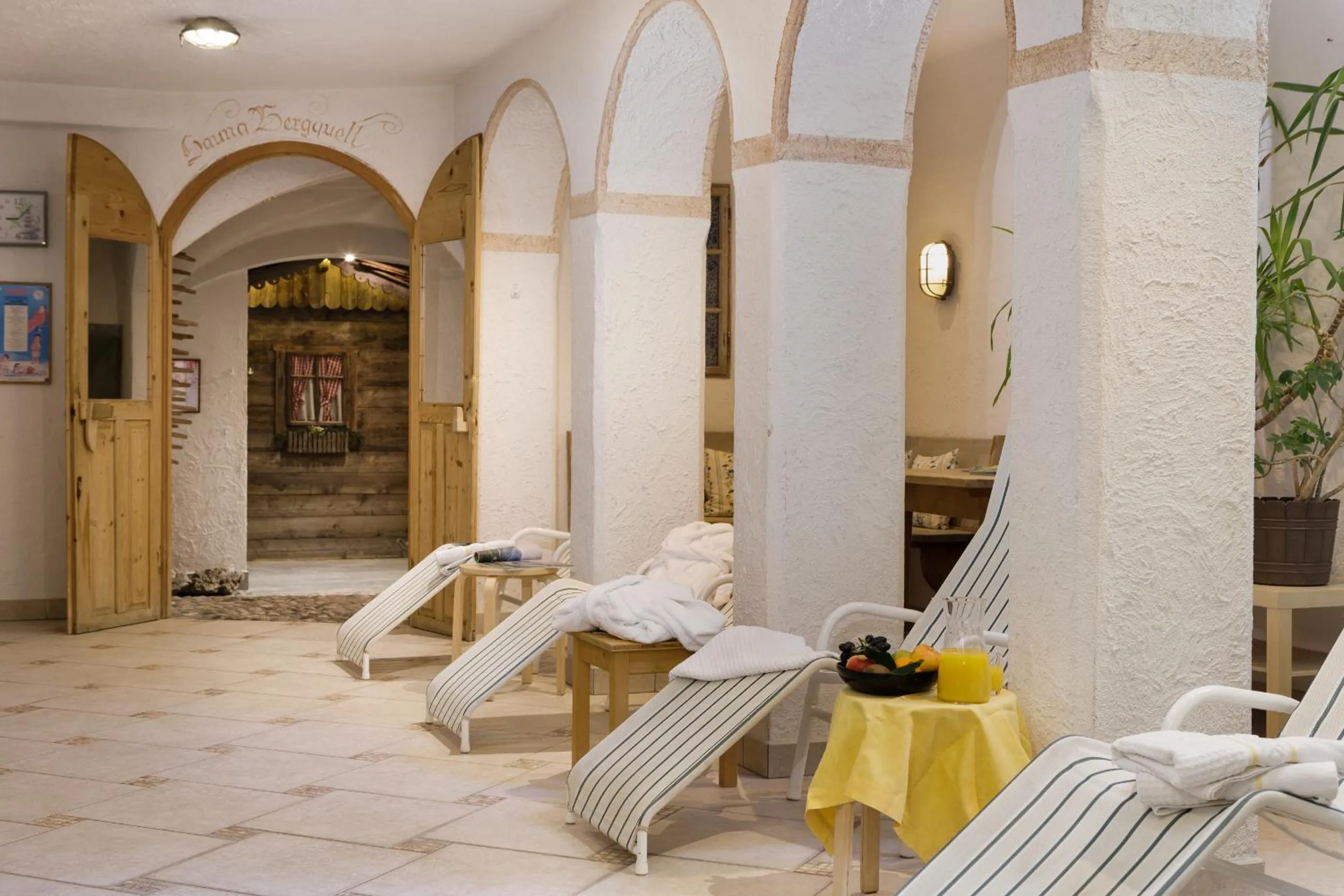 Swimming pool in Hotel Bergland