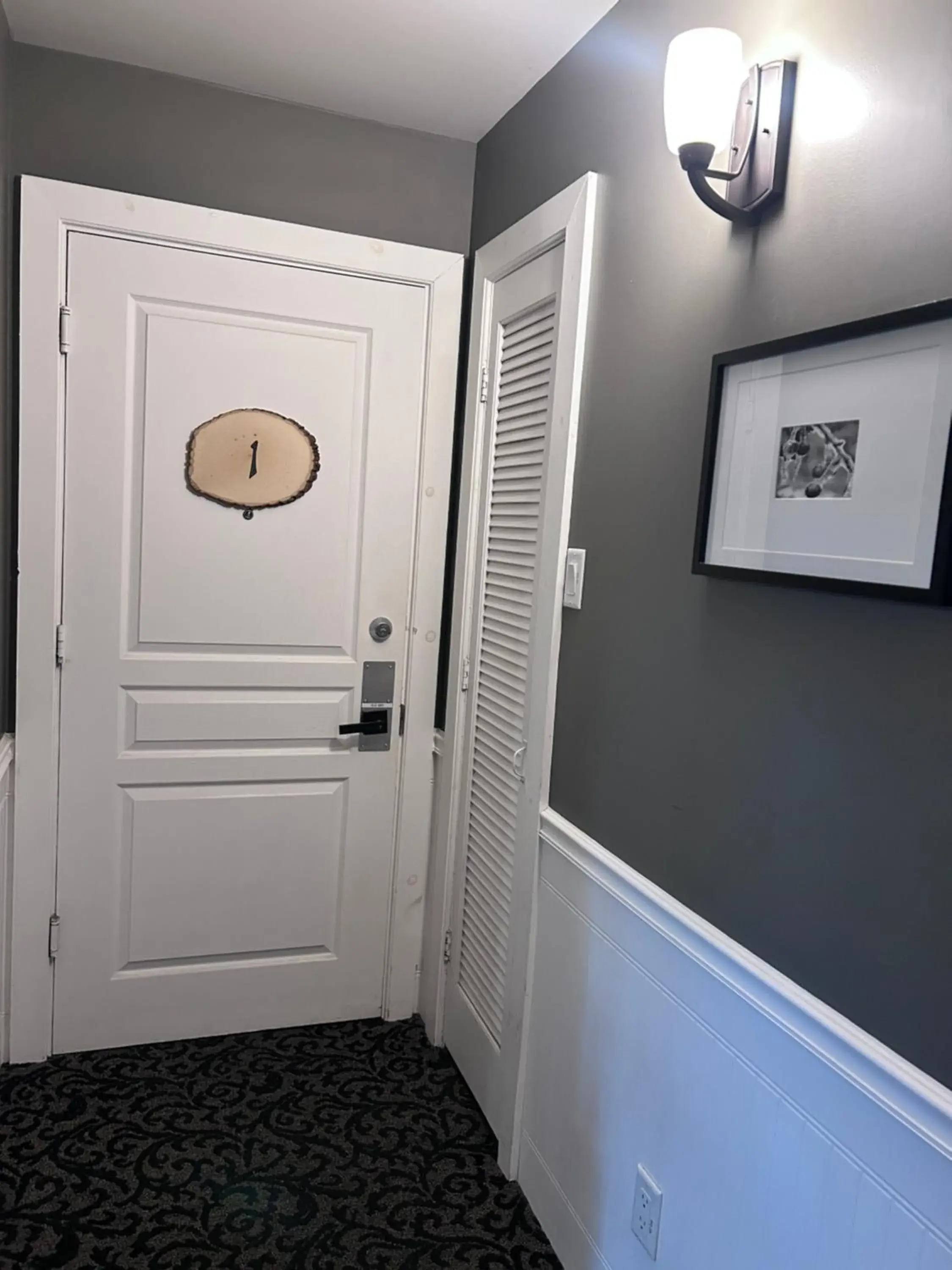 Queen Suite in Auberge le Cosy Tremblant Queen Suite in Auberge le Cosy Tremblant