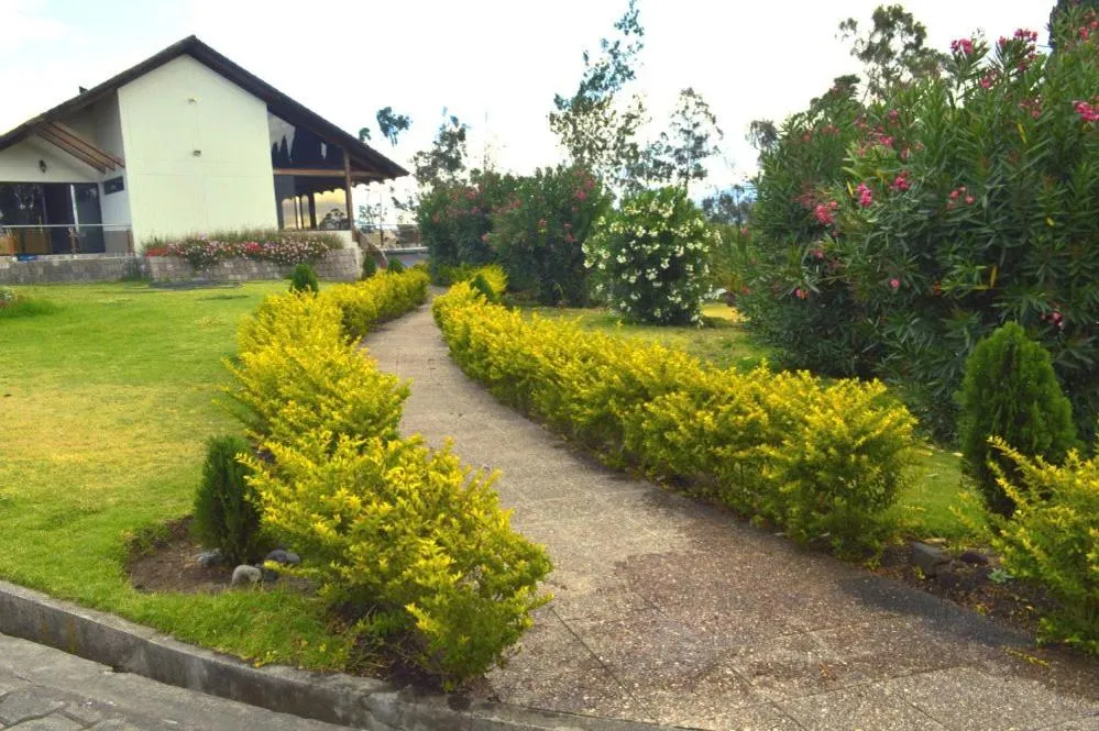 Quito Airport Suites Hotel