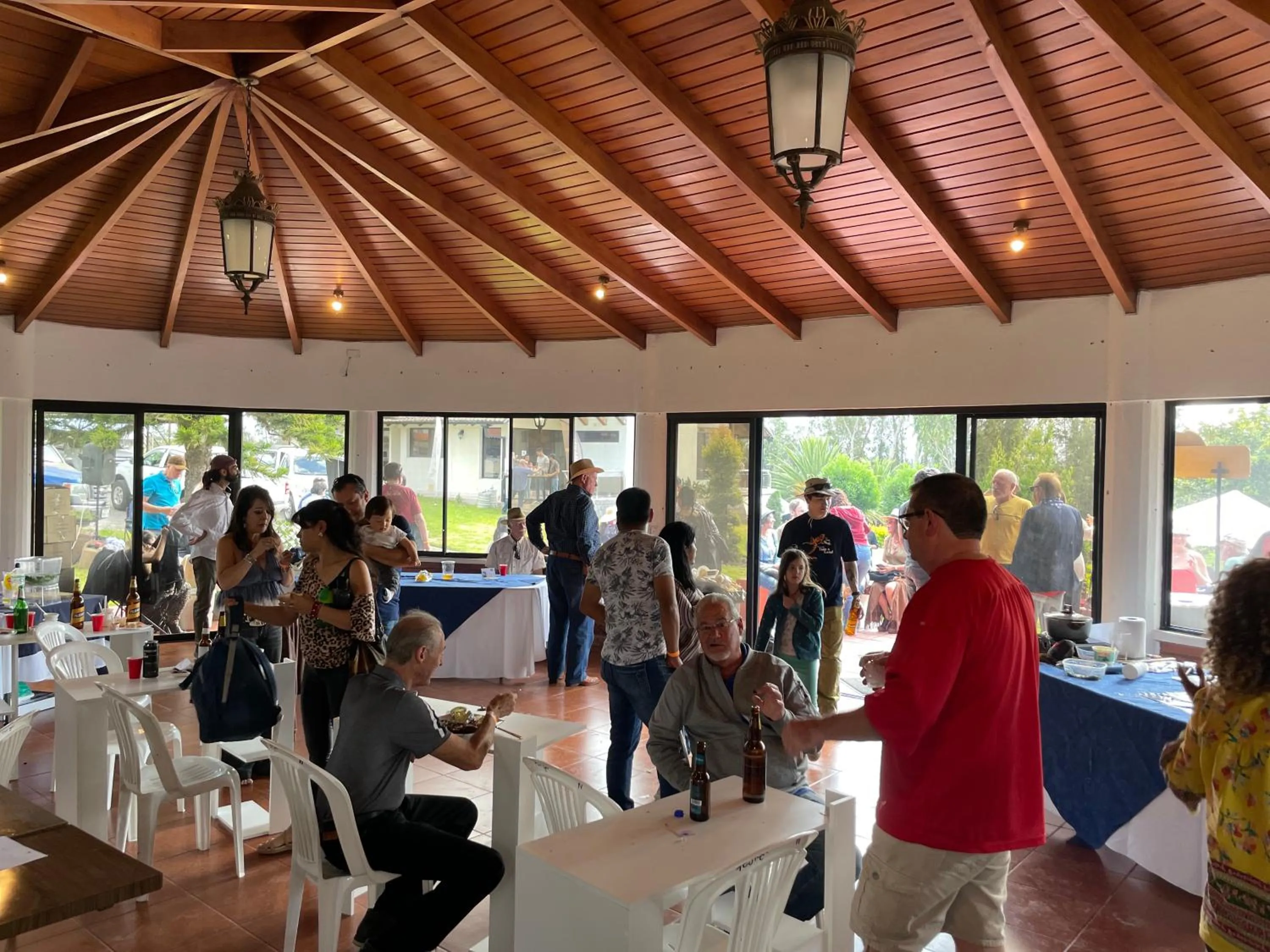 Quito Airport Suites Hotel