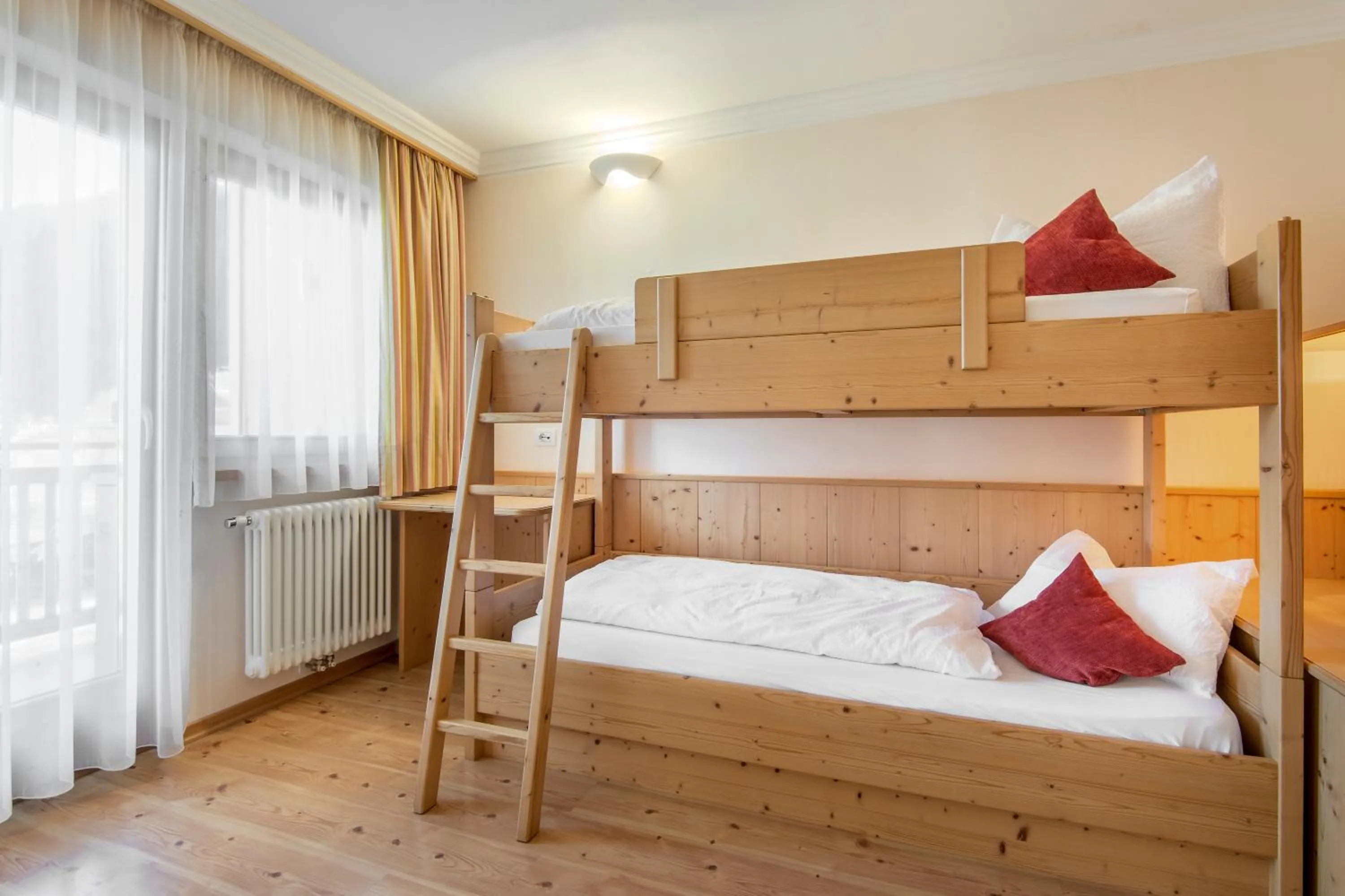 Photo of the whole room, Bed in Residence Angelika