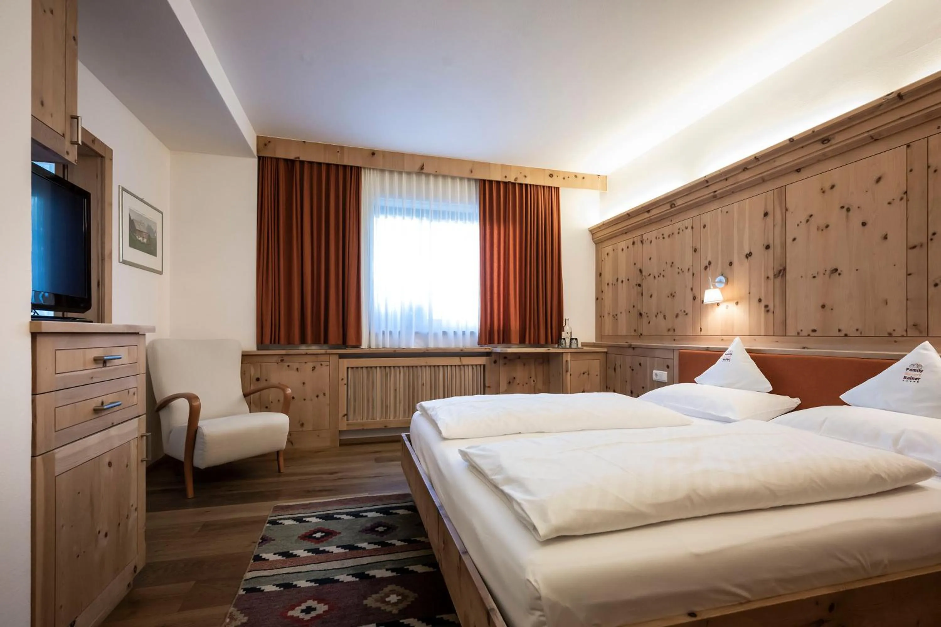 Photo of the whole room, Bed in Family Resort Rainer Sexten