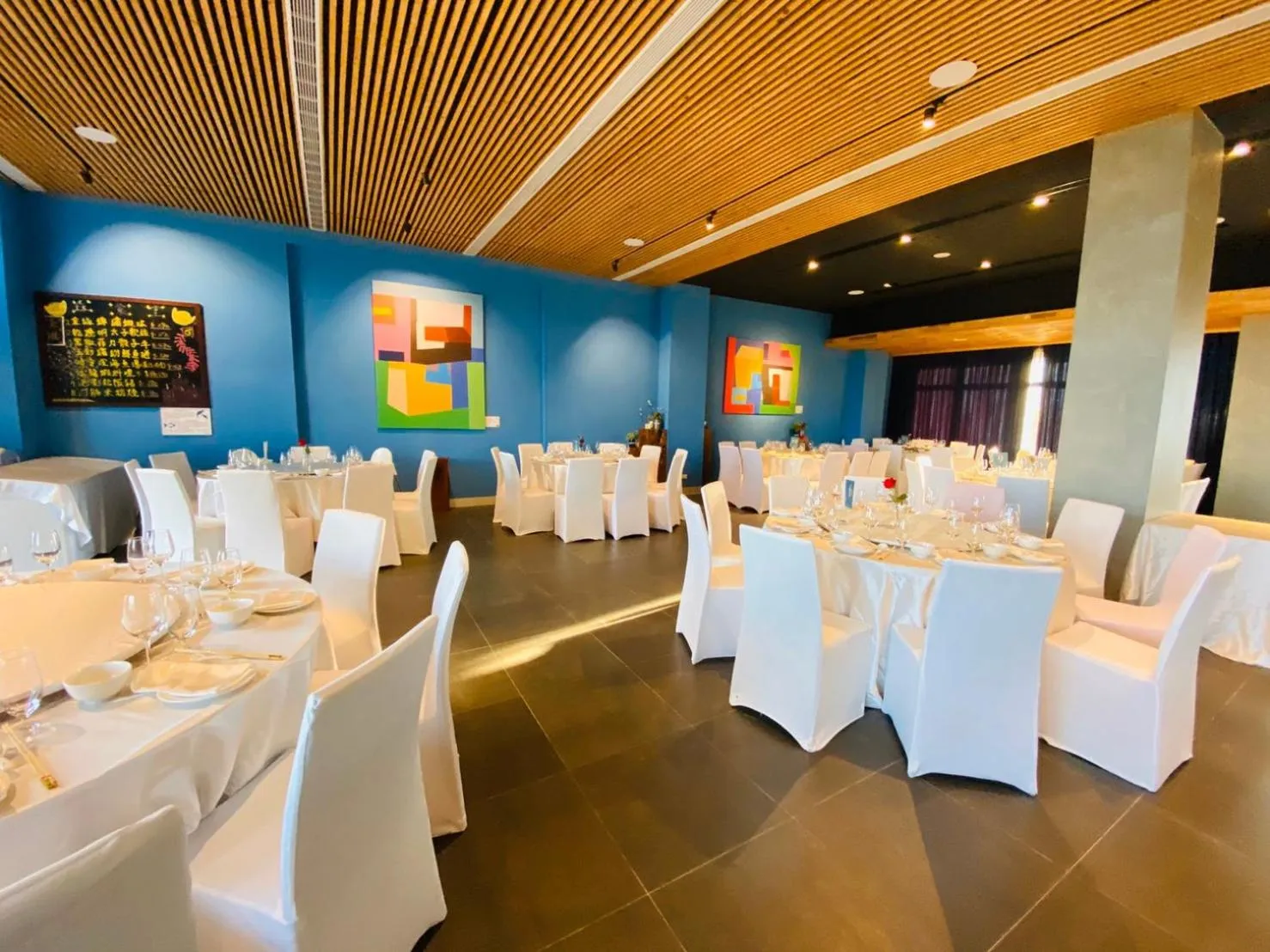 Restaurant/places to eat in SkyeBay Club