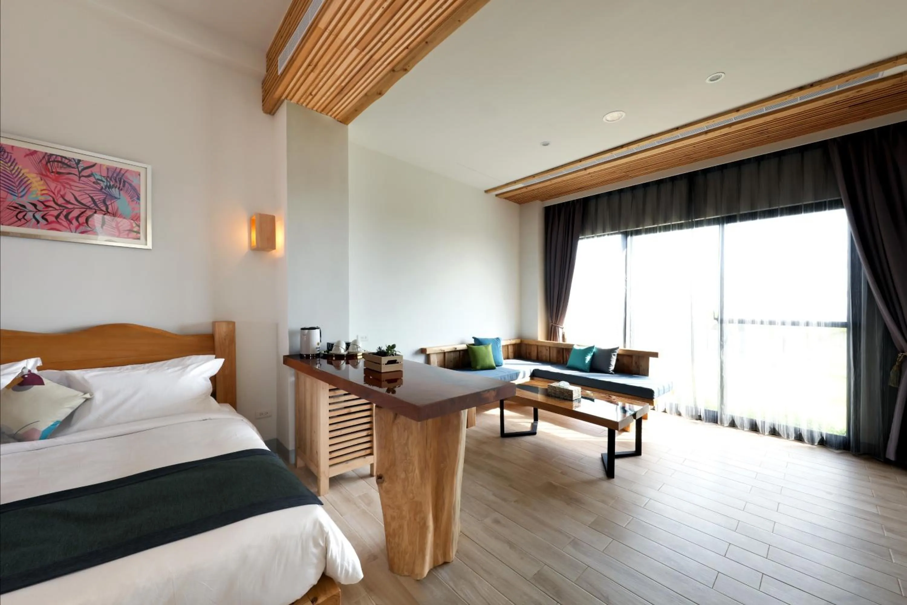 Living room, Bed in SkyeBay Club