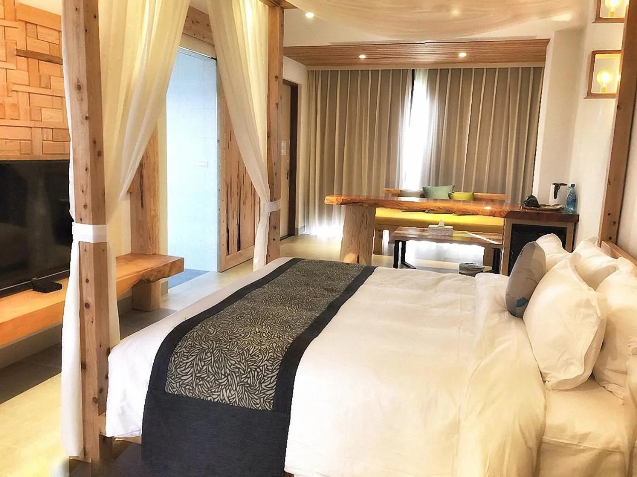 Bedroom, Bed in SkyeBay Club