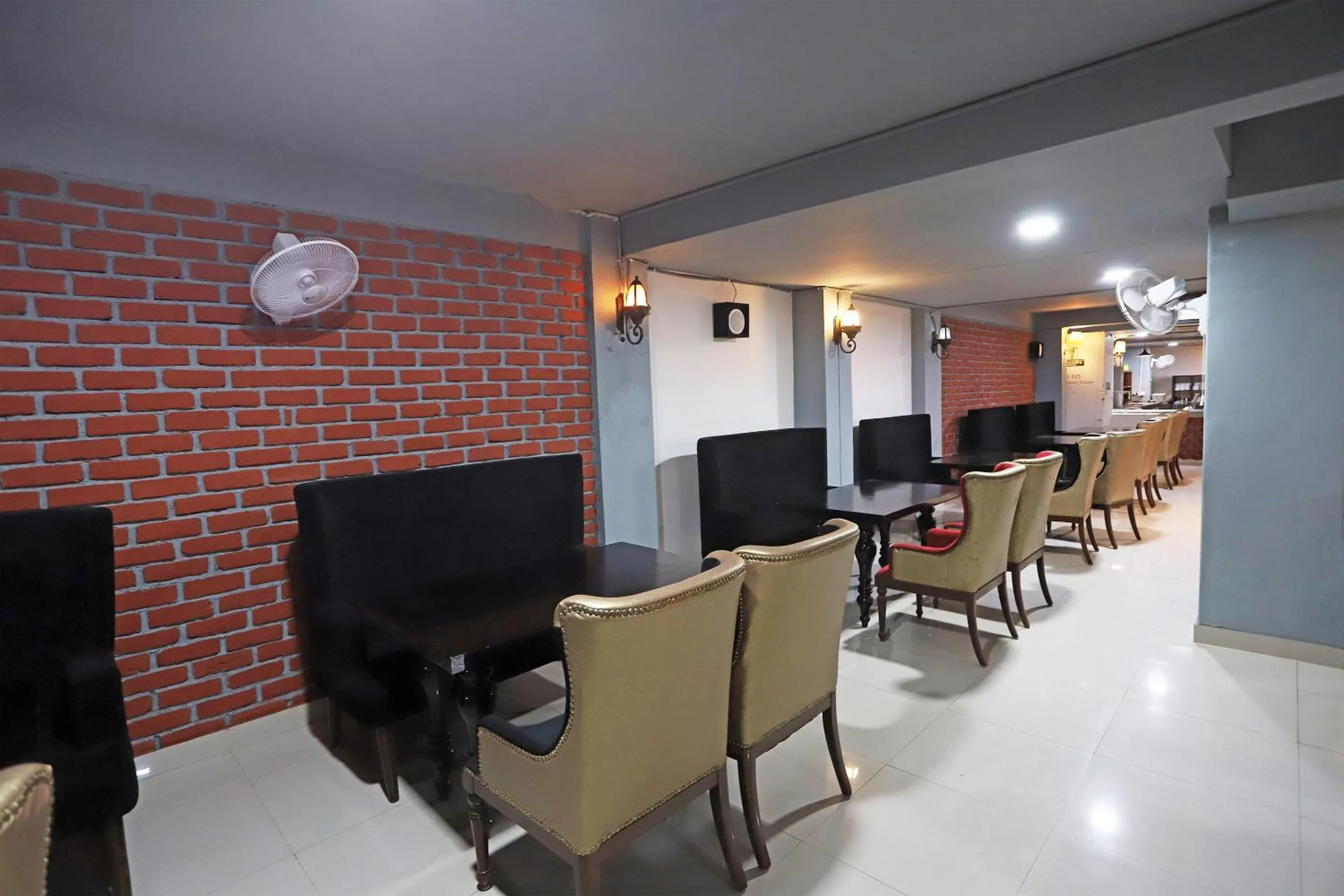 Restaurant/places to eat in Super Capital O Levanti Near Aravali Biodiversity Park