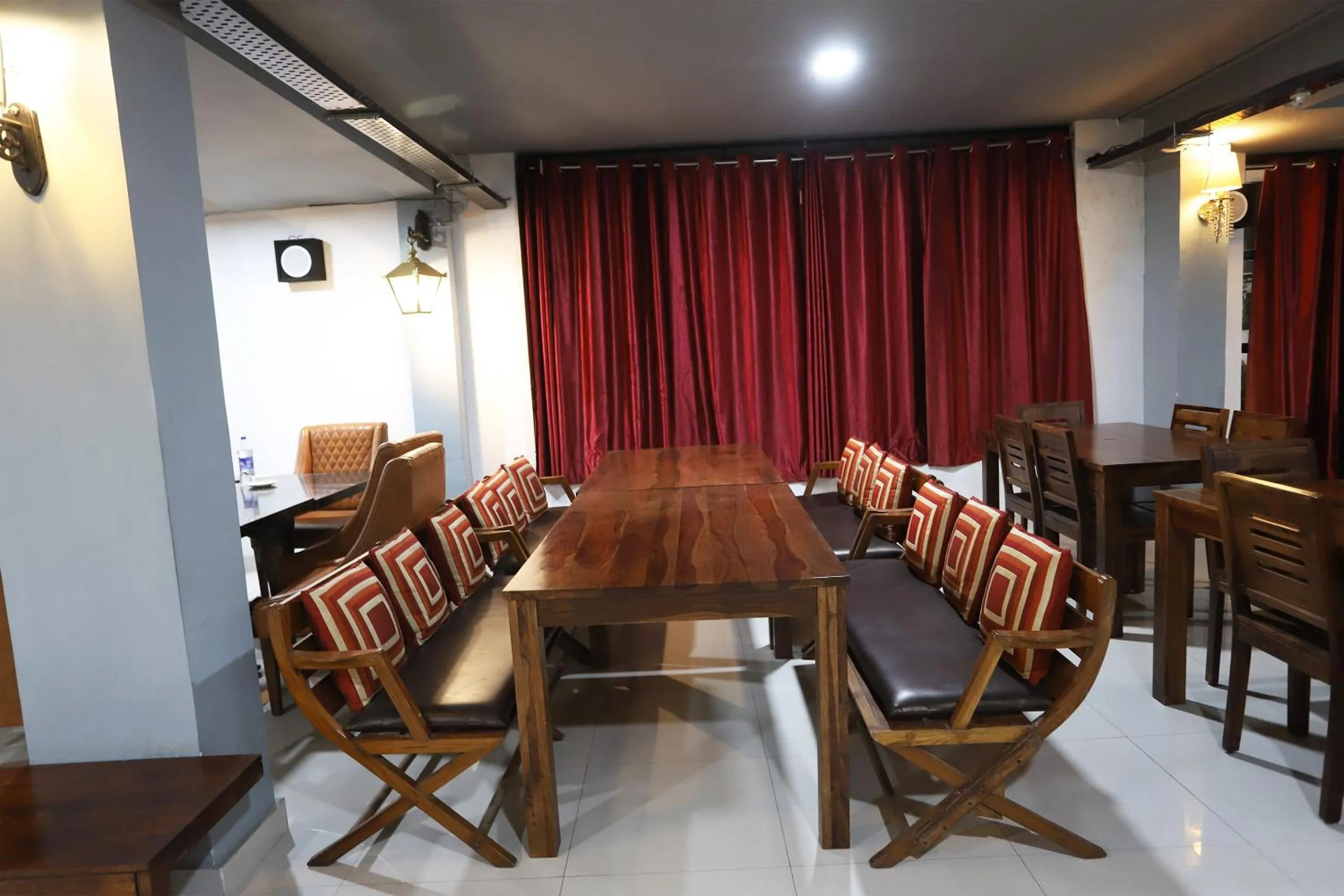 Restaurant/places to eat in Super Capital O Levanti Near Aravali Biodiversity Park