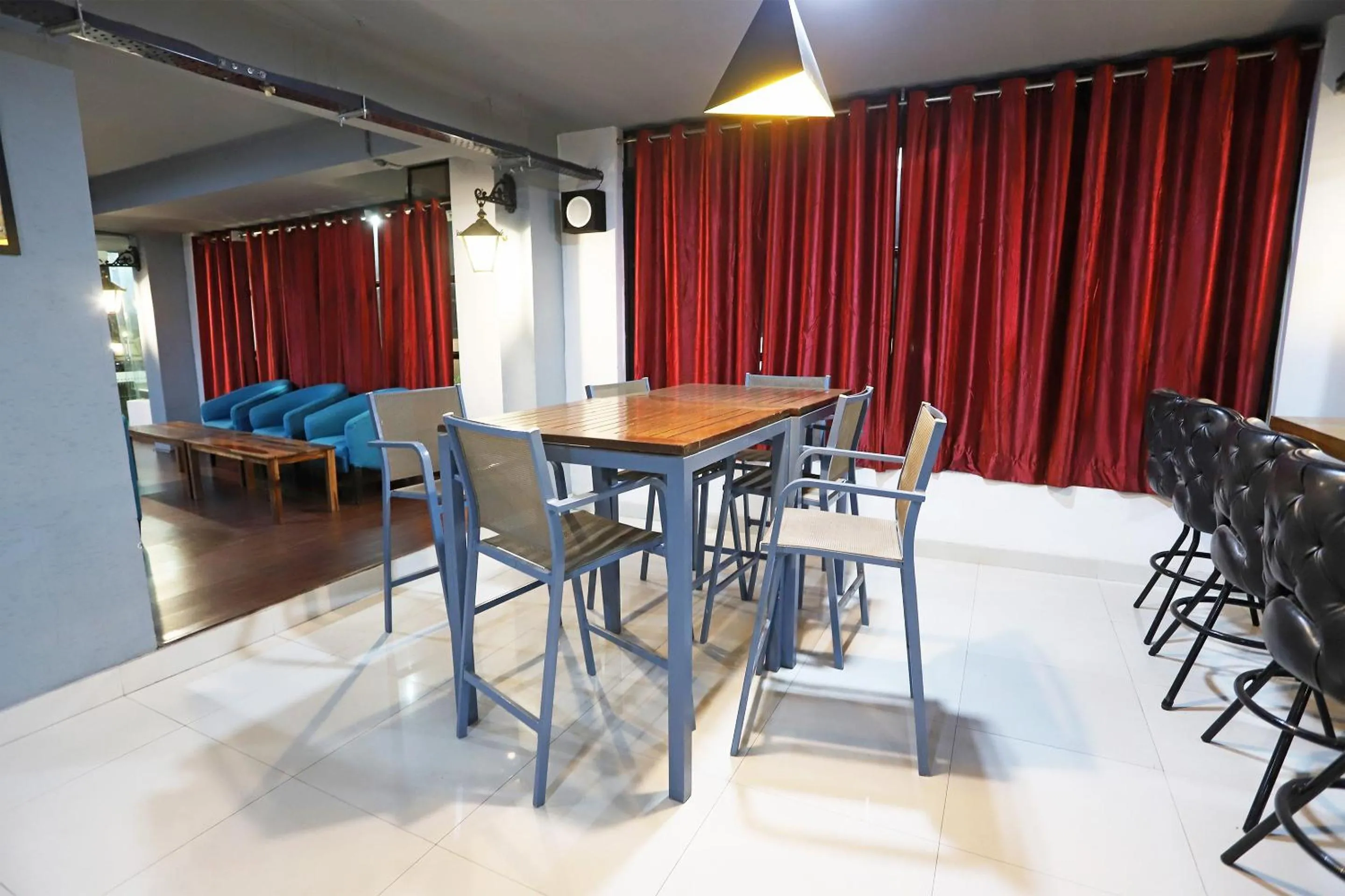 Restaurant/places to eat in Super Capital O Levanti Near Aravali Biodiversity Park