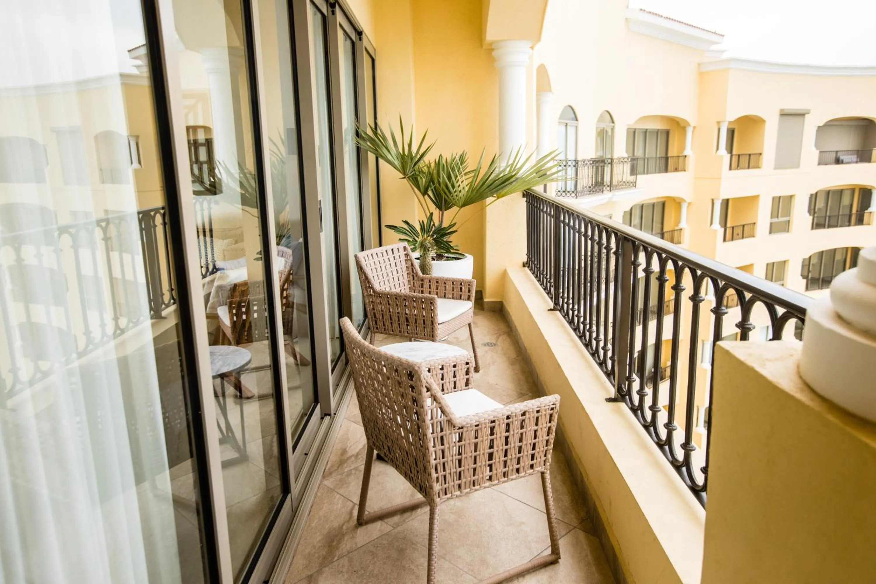Balcony/Terrace in Petit Luxe Las Gavias Penthouse