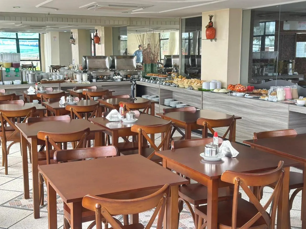 Restaurant/places to eat in Yak Beach Hotel Ponta Negra