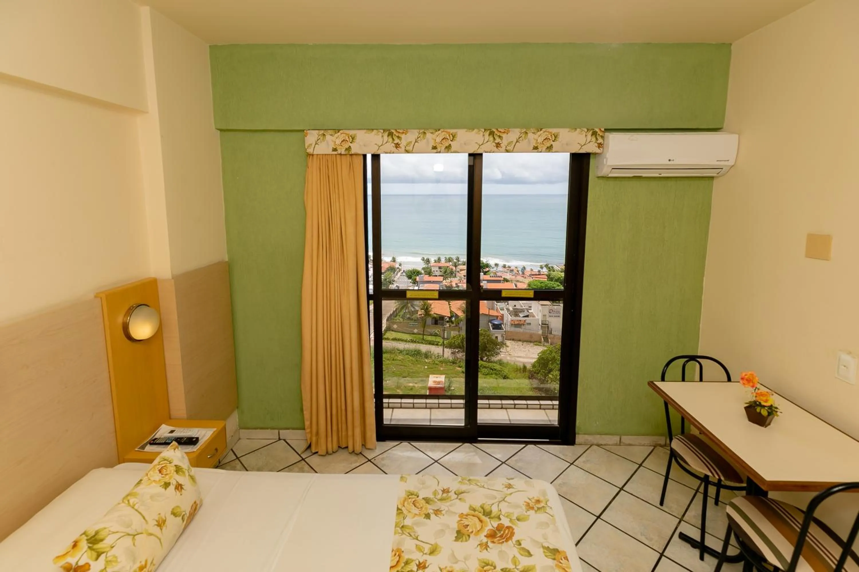 Photo of the whole room, Bed in Yak Beach Hotel Ponta Negra