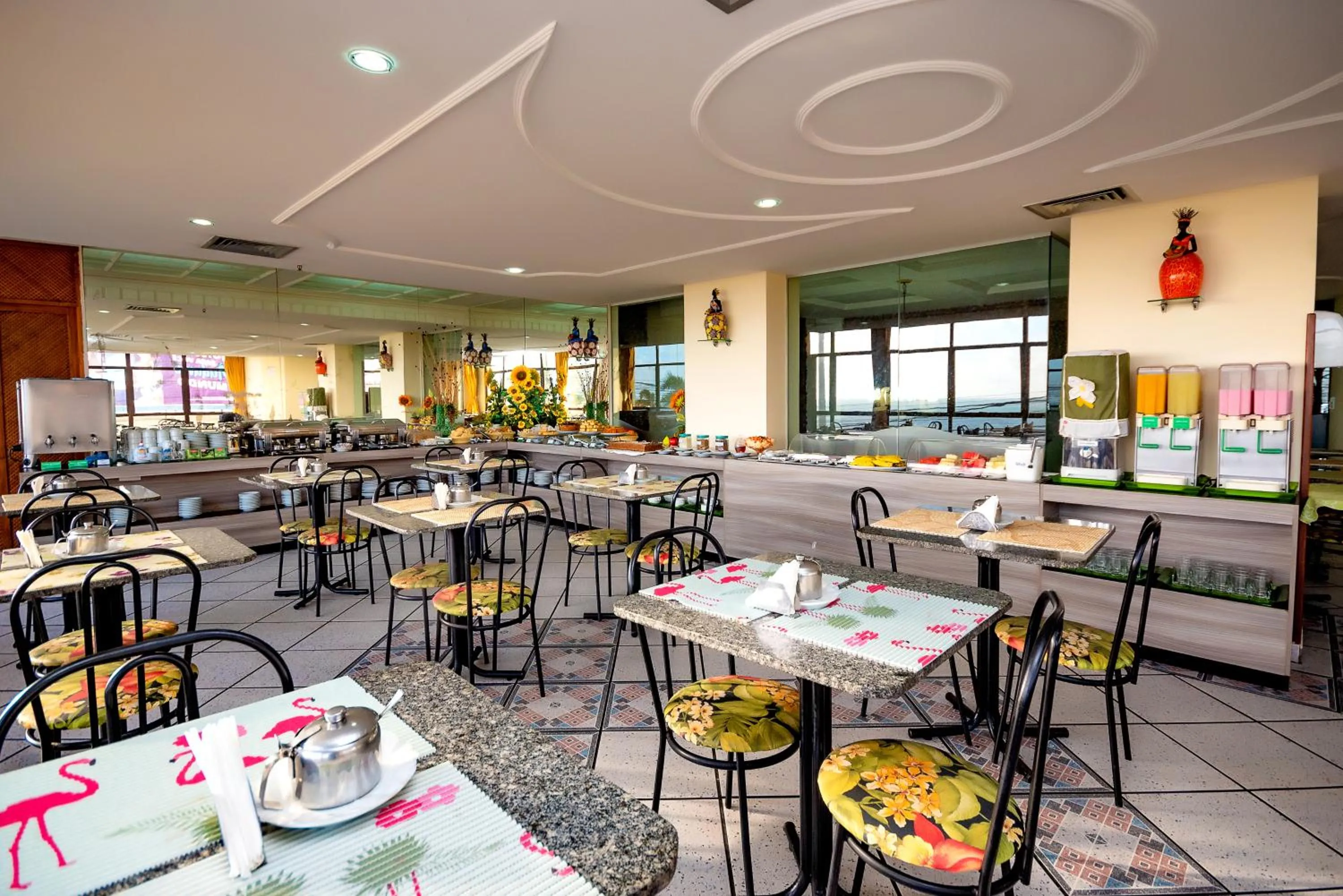 Restaurant/places to eat in Yak Beach Hotel Ponta Negra