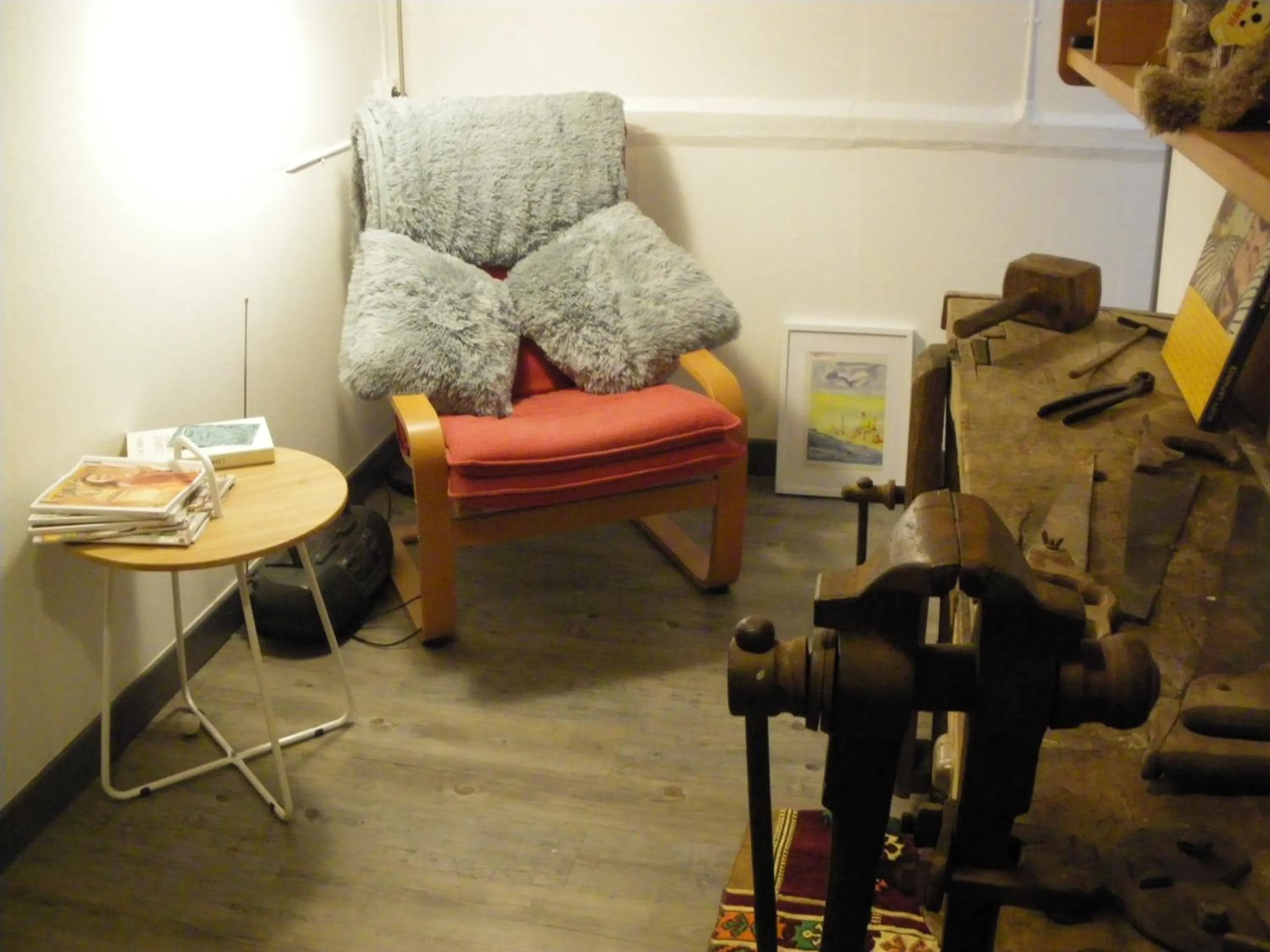 Library in Chambre d'Hôtes - DOUCE NUI-THE