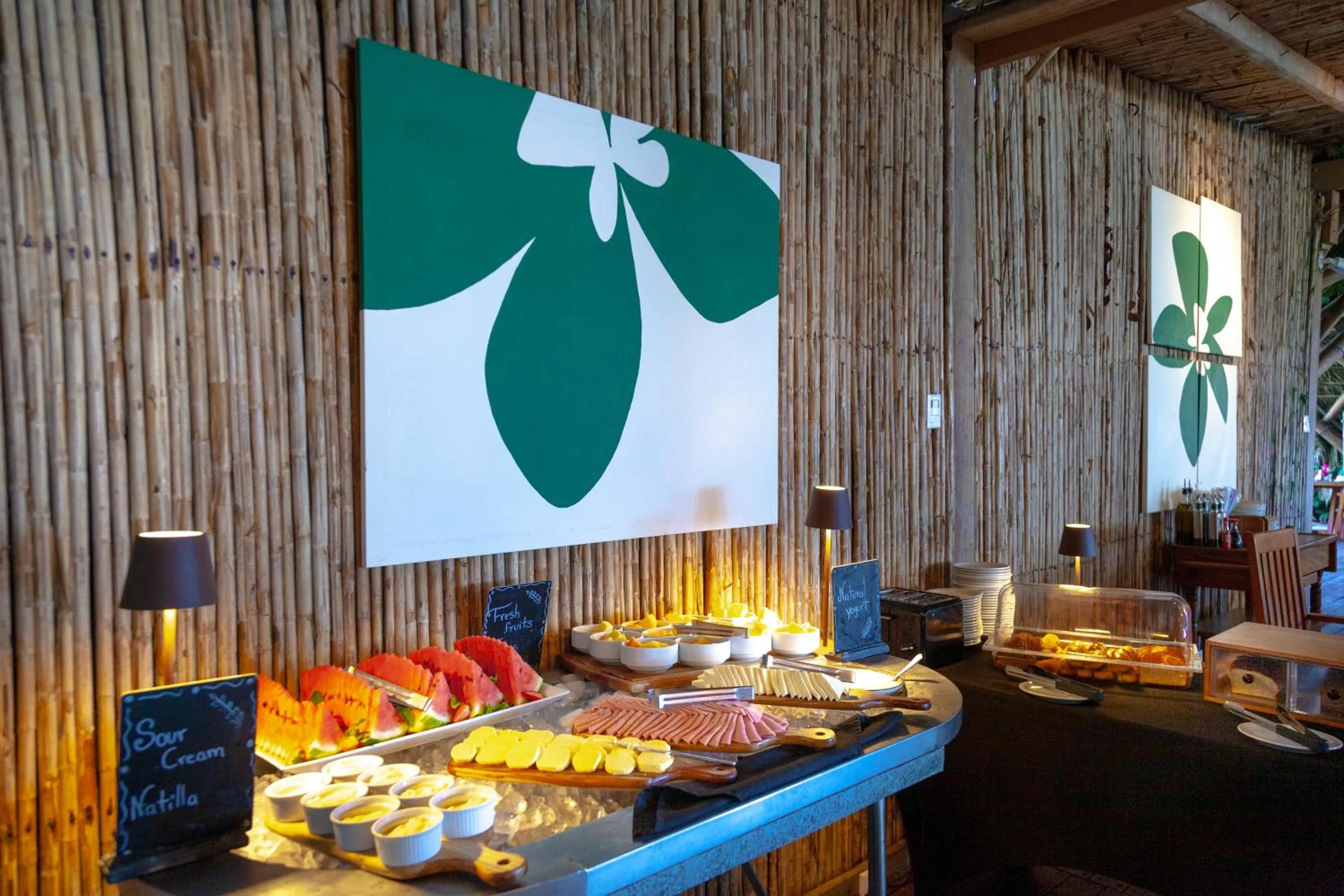 Food and drinks in Le Cameleon Hotel