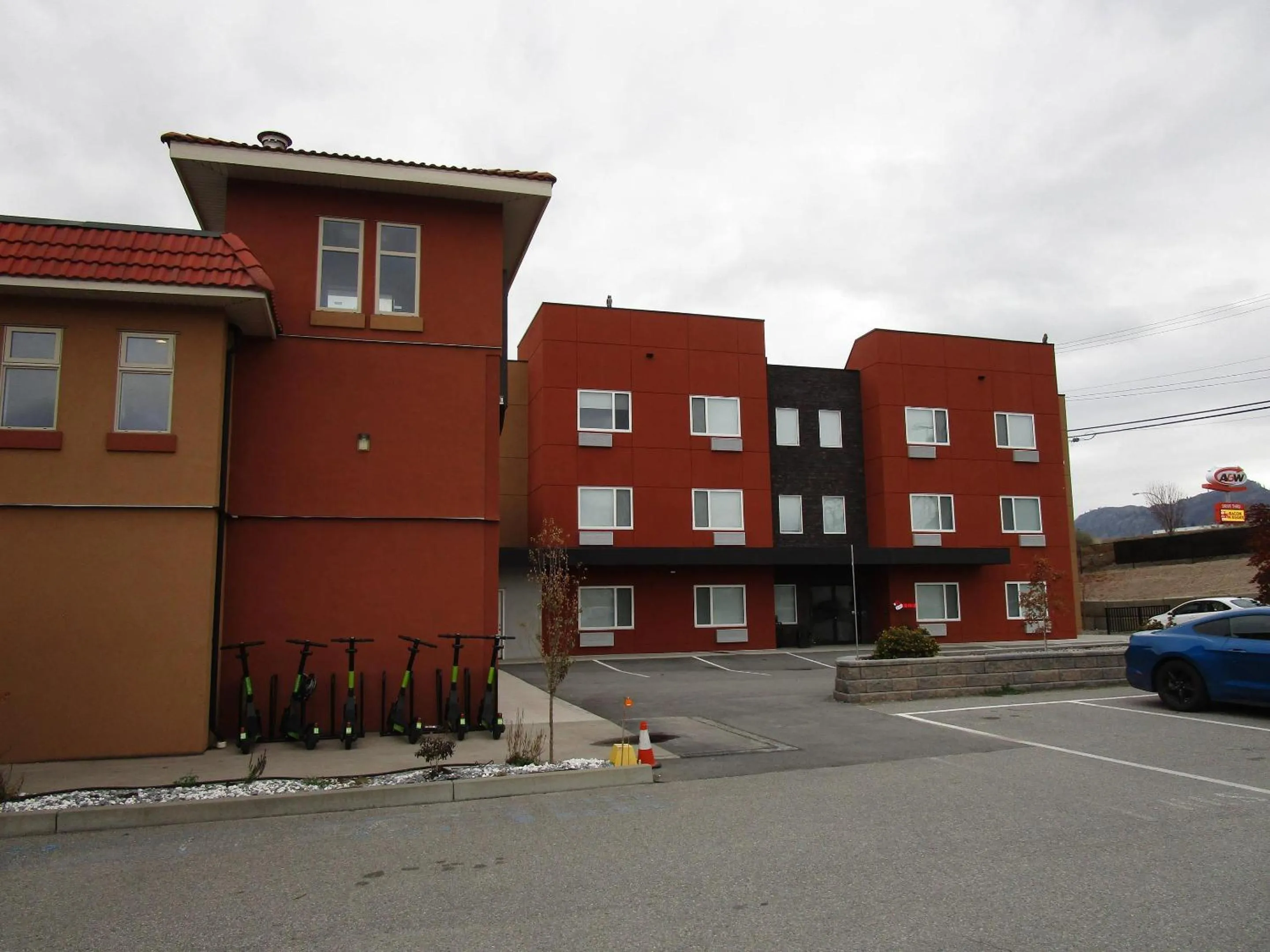 Property building in Park Inn by Radisson Osoyoos