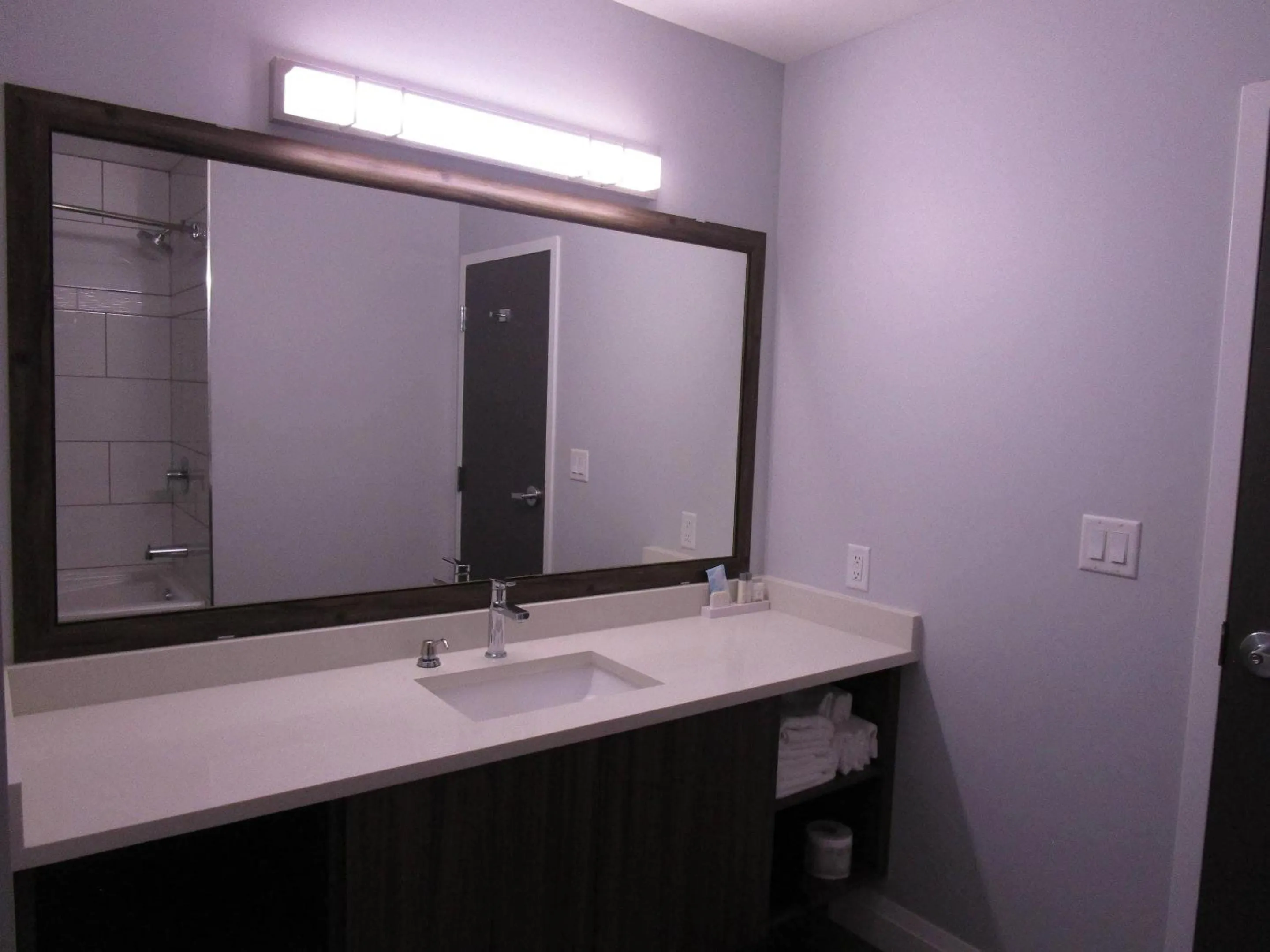 Bedroom in Park Inn by Radisson Osoyoos