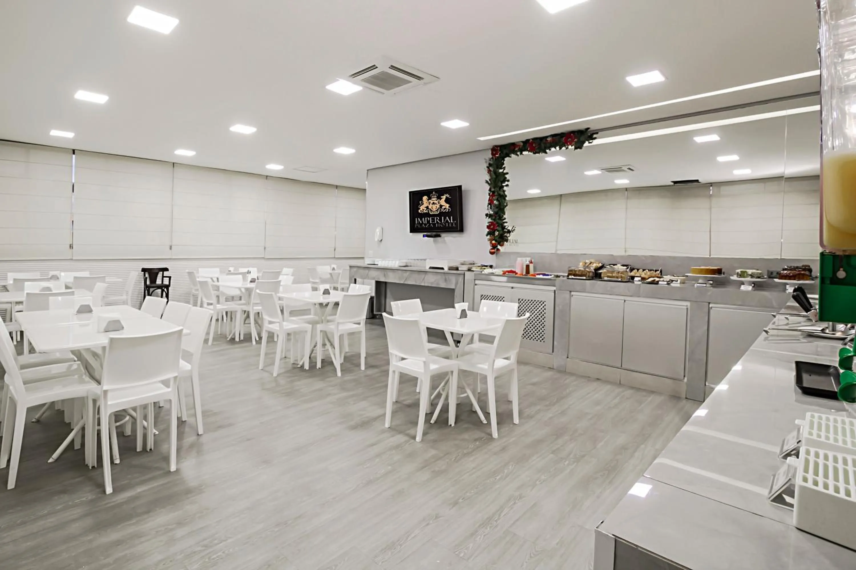 Breakfast in Imperial Plaza Hotel