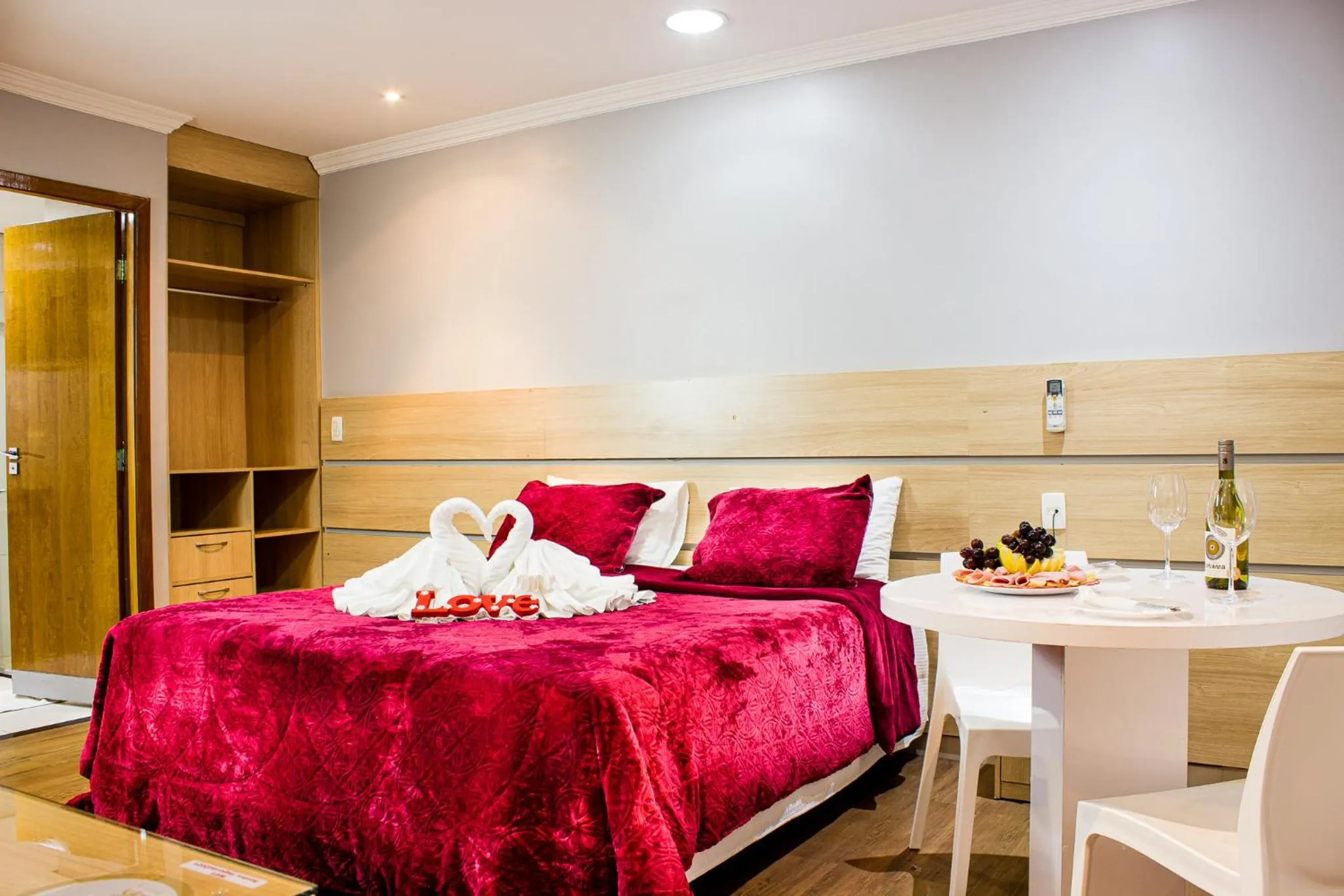 Bedroom, Bed in Imperial Plaza Hotel