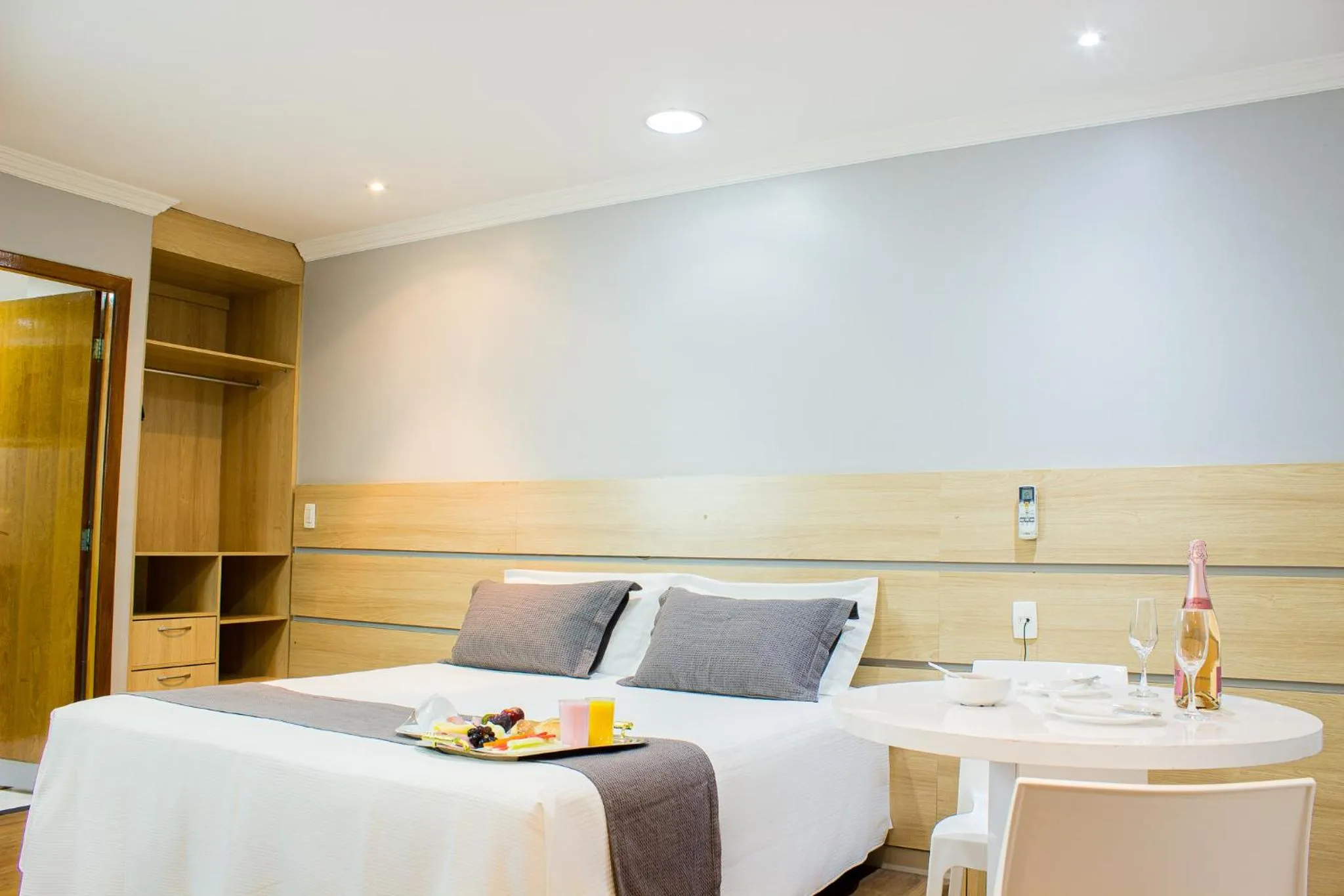 Bedroom, Bed in Imperial Plaza Hotel