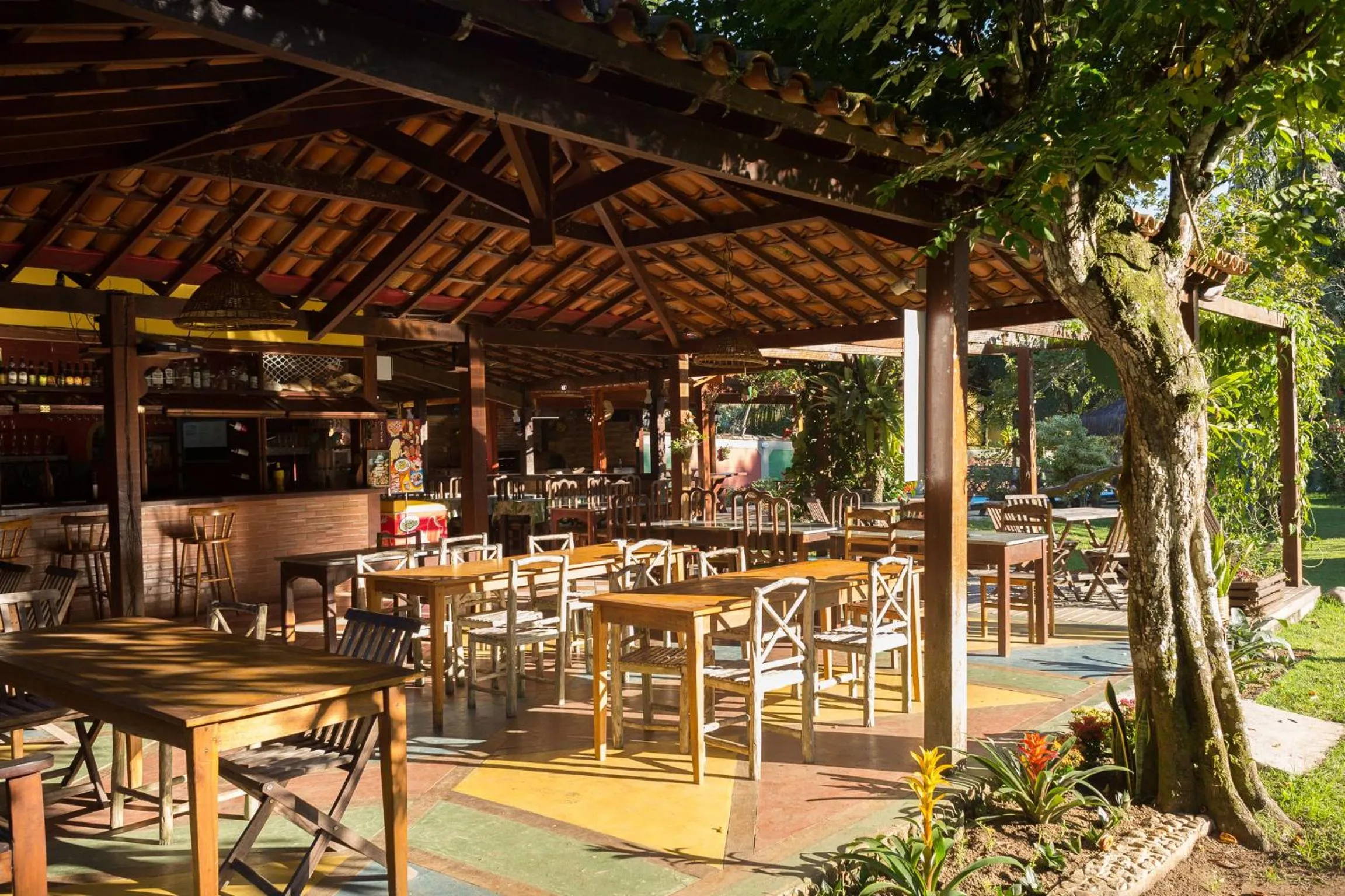 Restaurant/places to eat in Pousada Recanto dos Lima