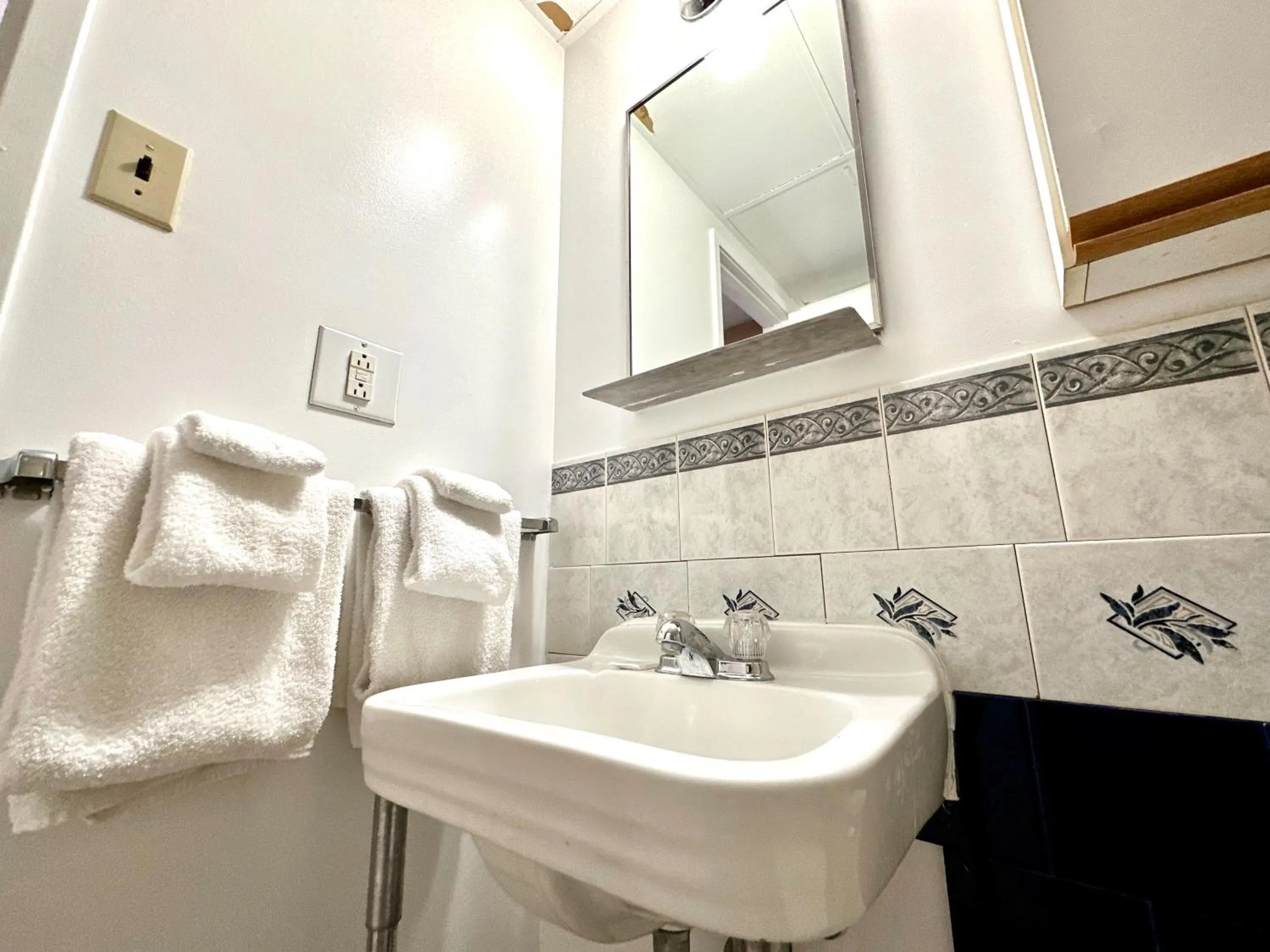 Capone's Hideaway Motel