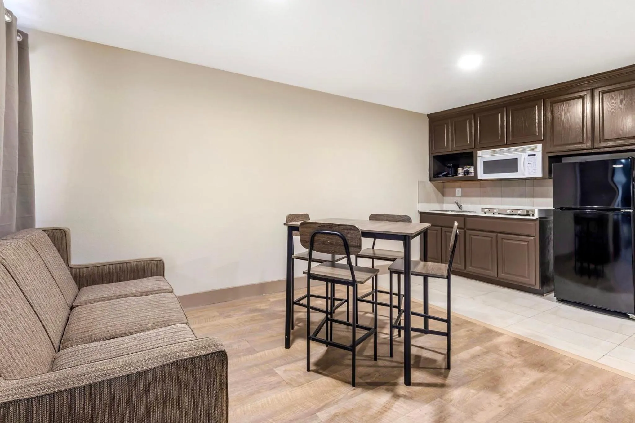 Photo of the whole room in Red Roof Inn & Suites Newport News