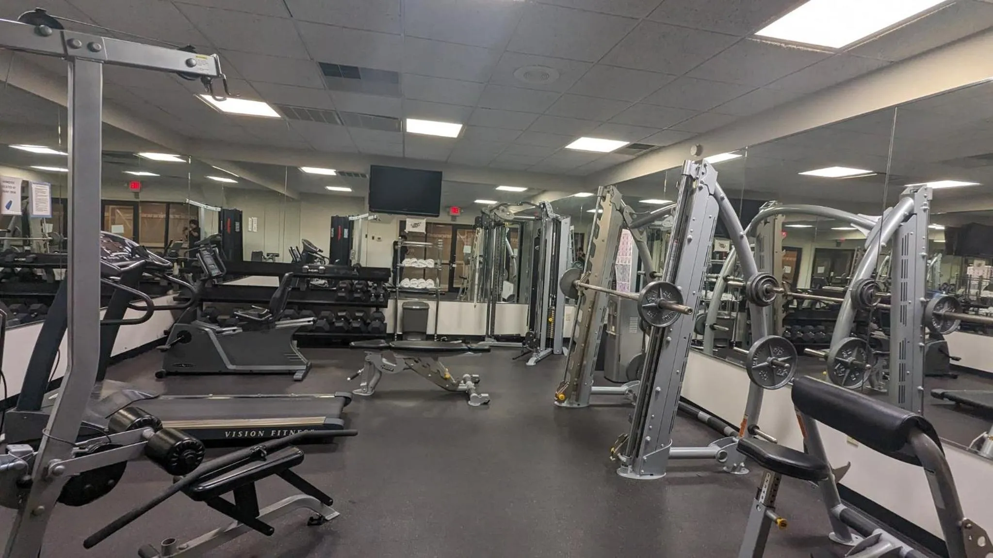 Fitness centre/facilities in Red Roof Inn & Suites Newport News