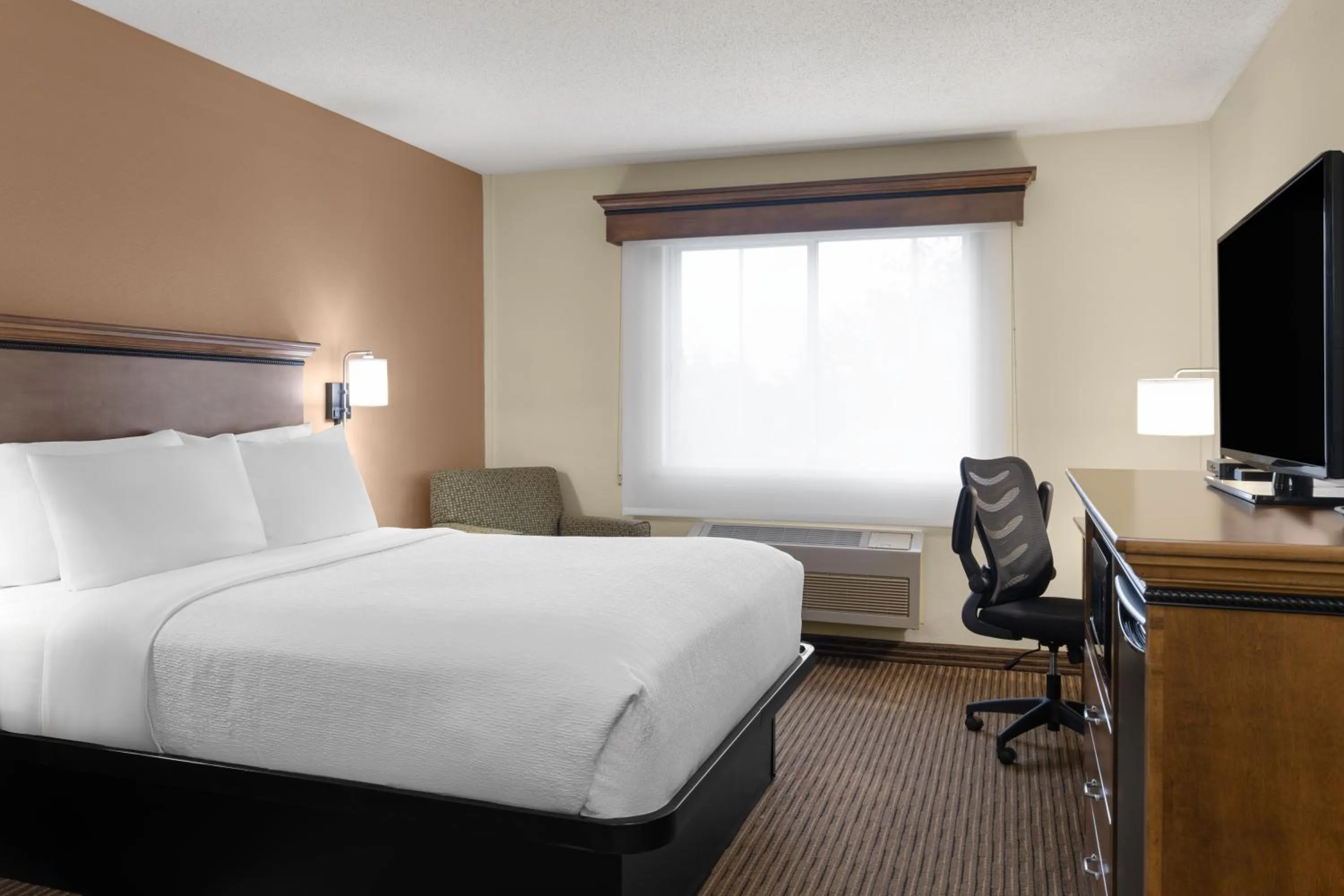 Bed in Country Inn Two Harbors