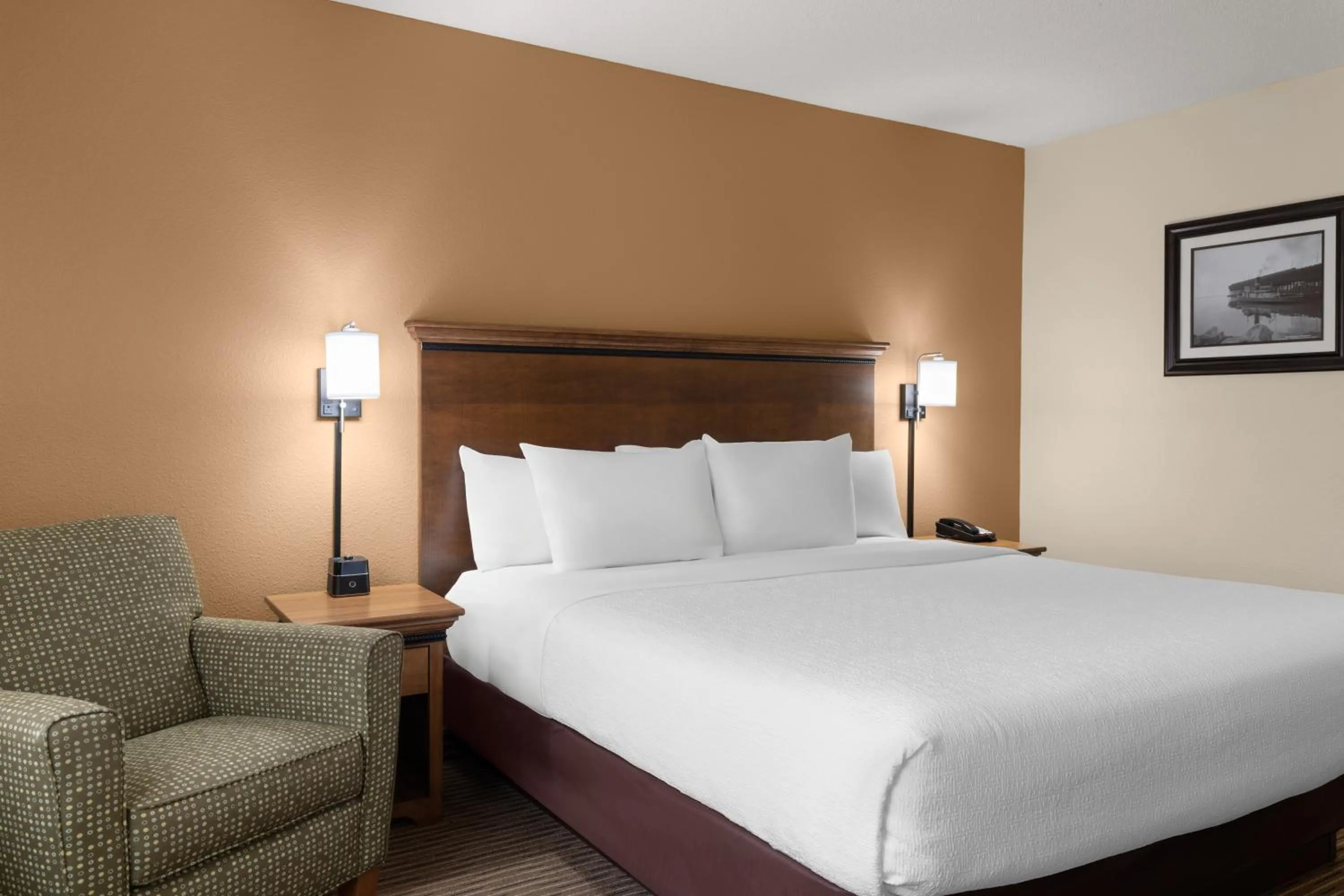 Bed in Country Inn Two Harbors