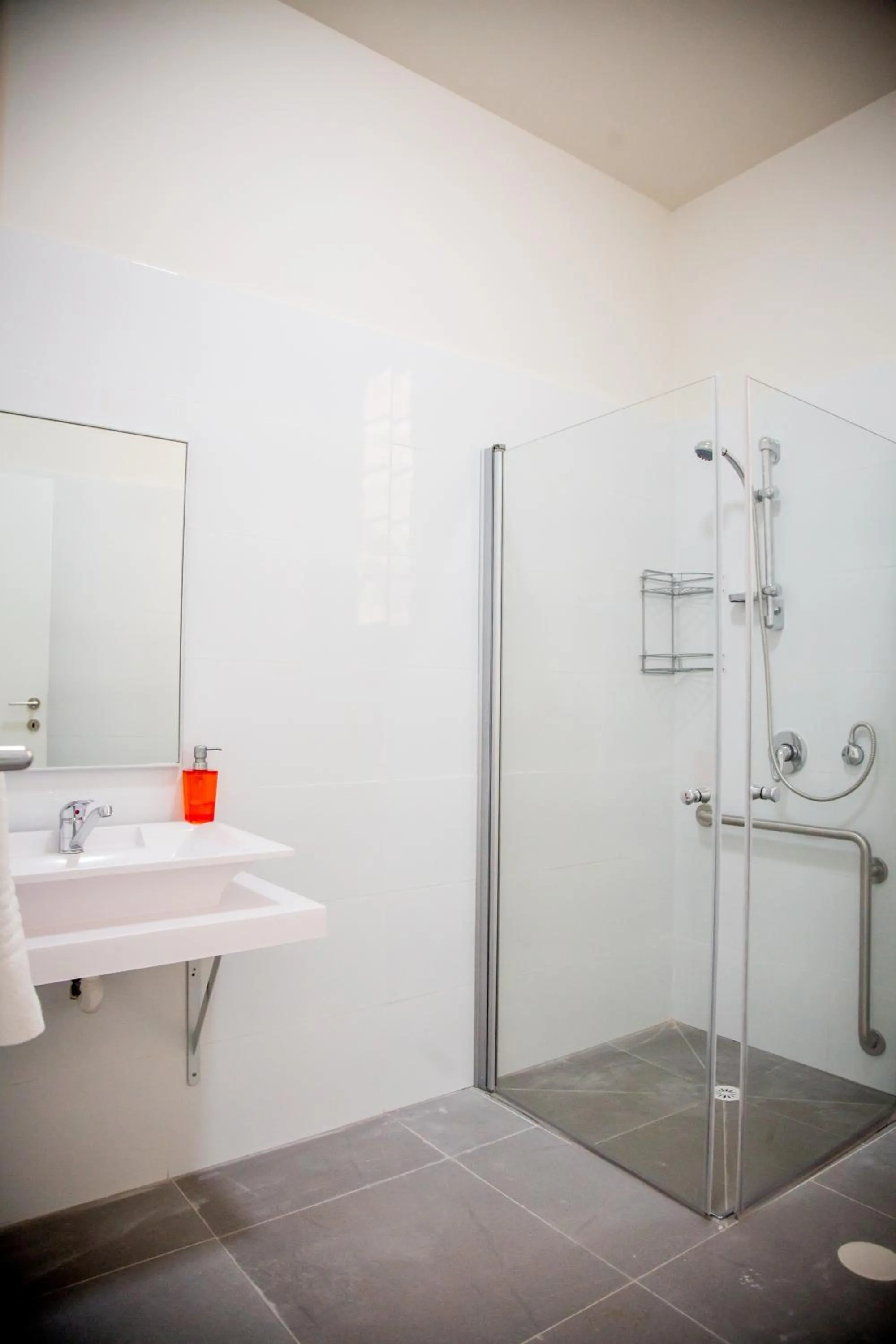 Shower in Hostel BU93