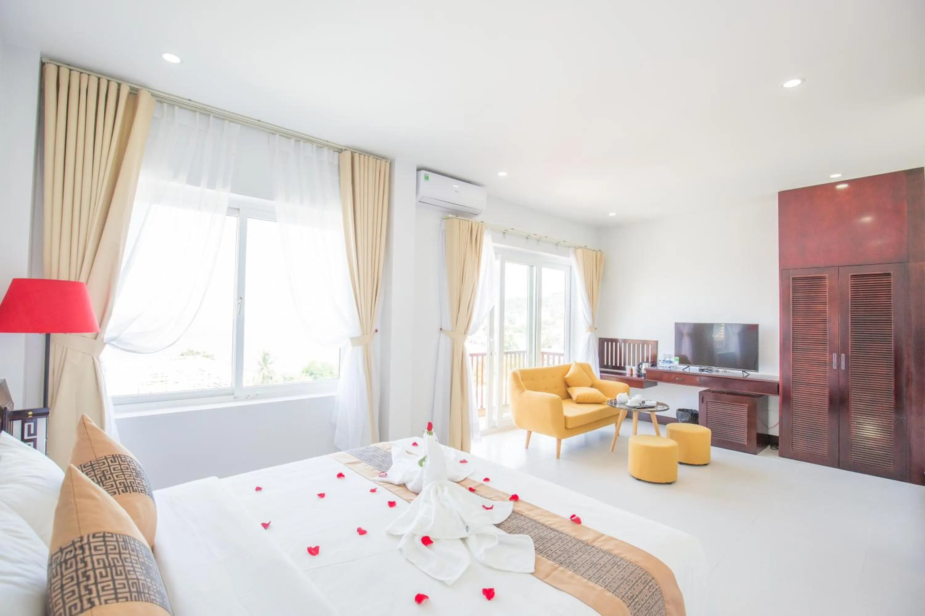 Photo of the whole room in Sea Mountain Boutique Hotel & Villa