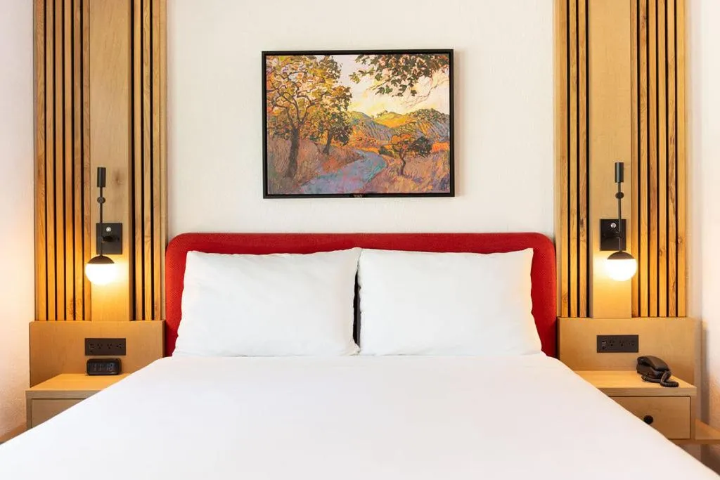 Bed in El Bonita Motel