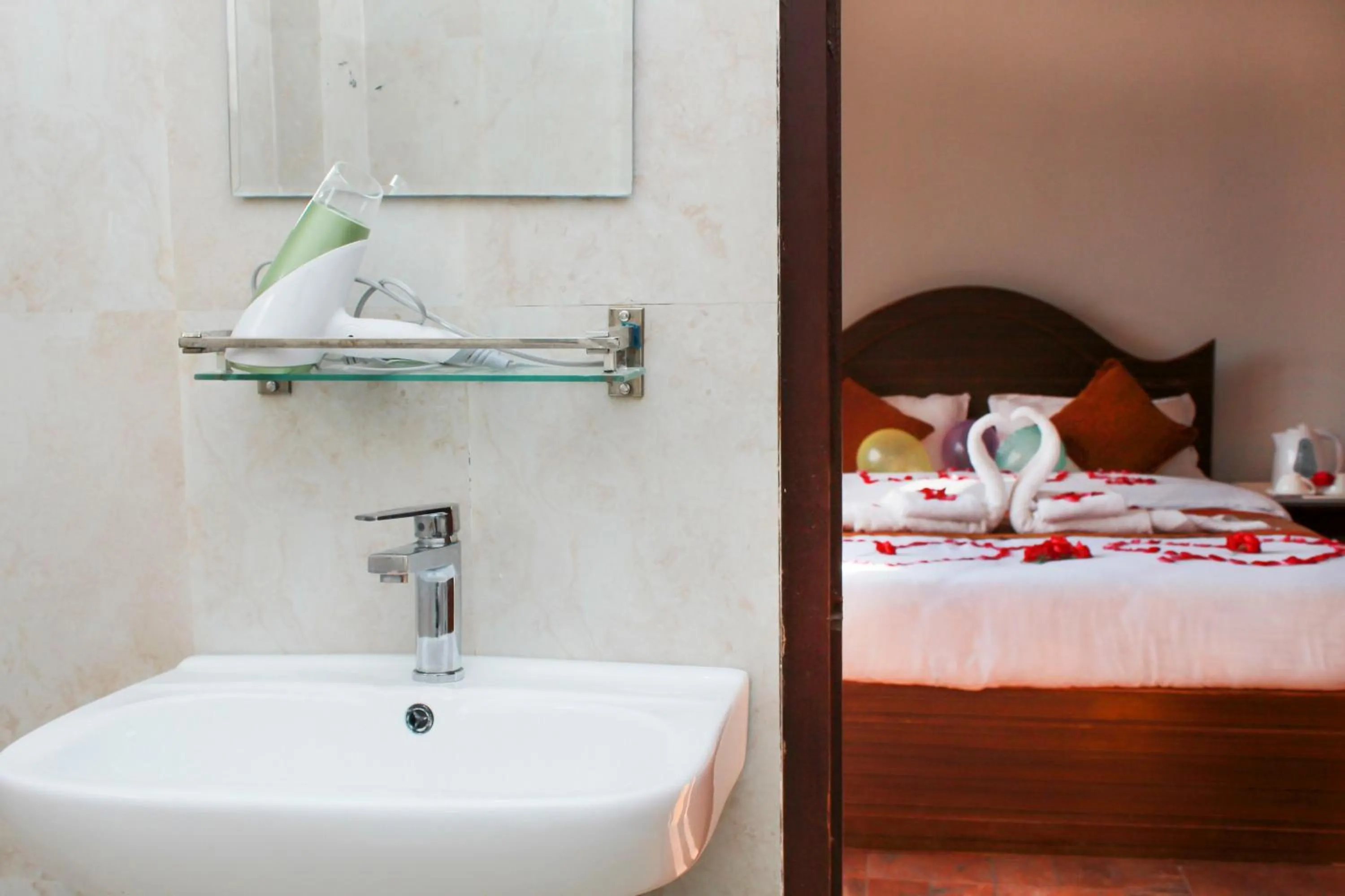 Bathroom in Hotel Chitwan Park Village