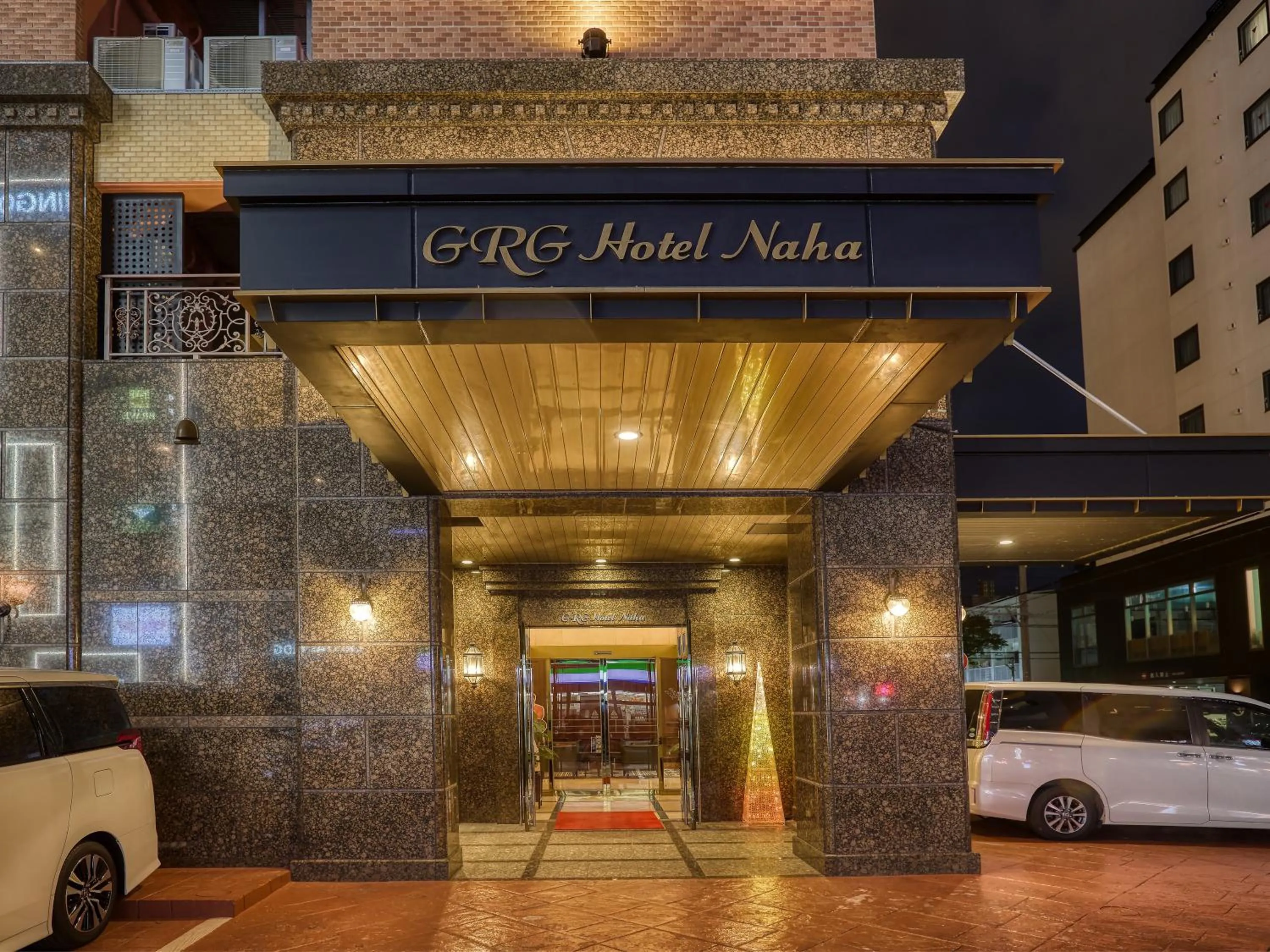 Facade/entrance in GRG Hotel Naha