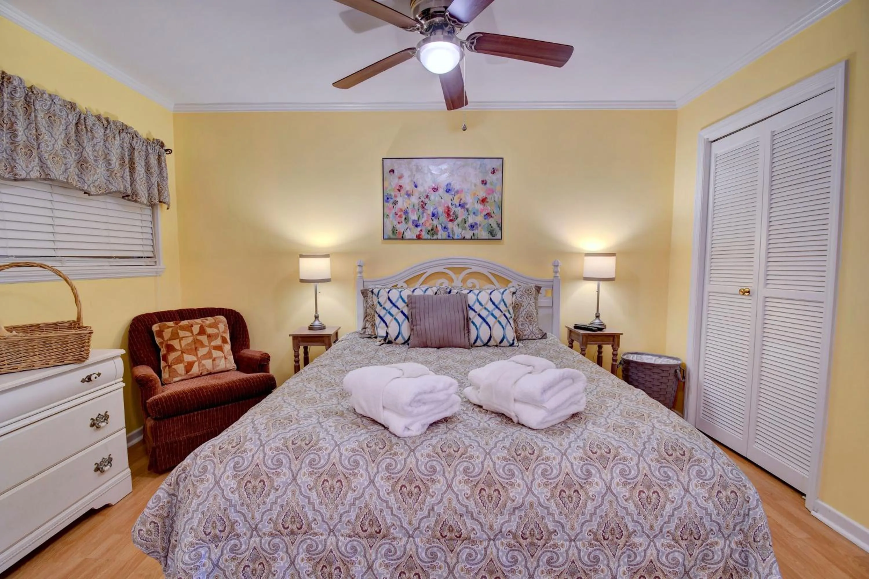 Bed in Million Dollar Oceanfront View