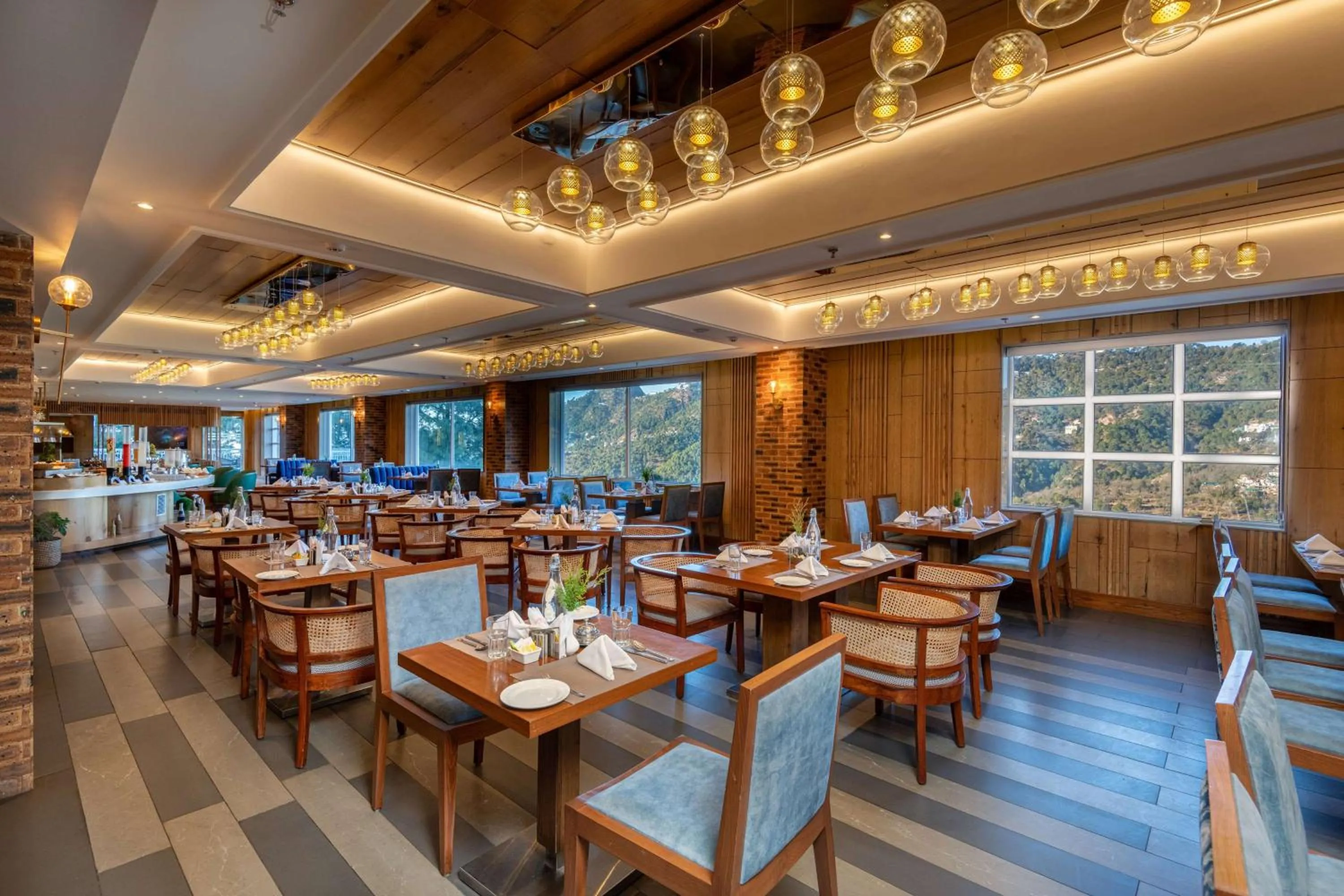 Restaurant/places to eat in Ramada by Wyndham Kasauli